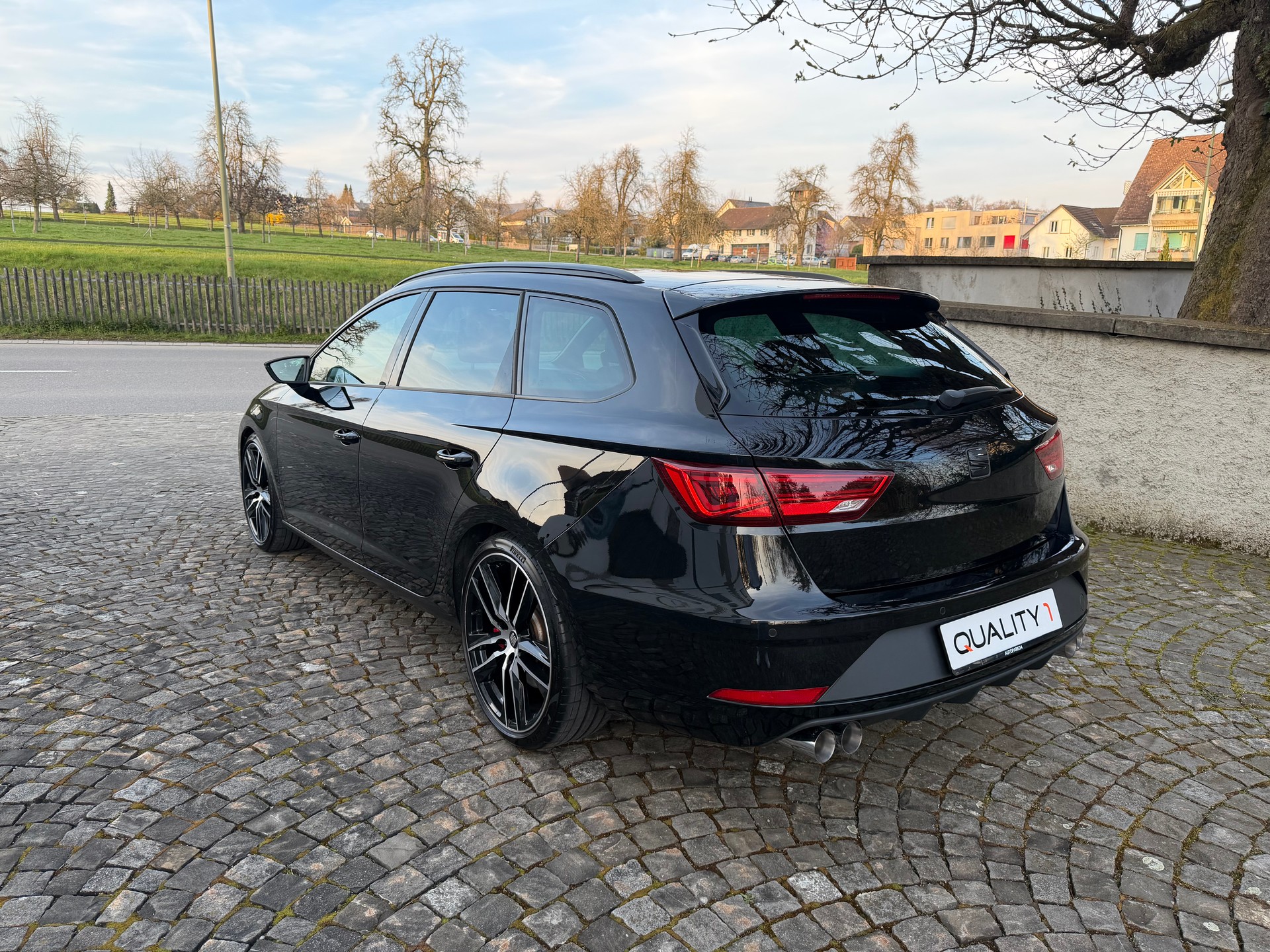 SEAT Leon ST 2.0 TSI Cupra 300 4 Drive DSG / Frisch ab MFK / Frisch ab Service / 36 Monate Garantie exkl. / 8 Fach / LED / ACC /-image-6