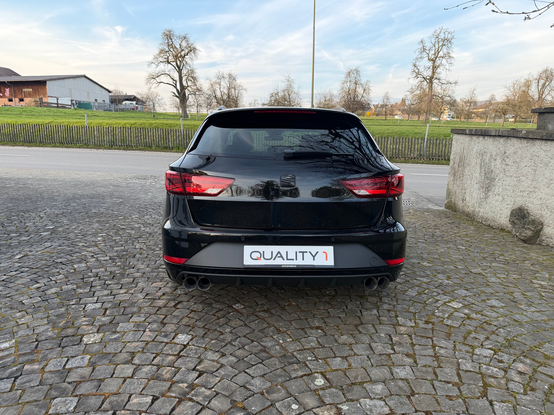 SEAT Leon ST 2.0 TSI Cupra 300 4 Drive DSG / Frisch ab MFK / Frisch ab Service / 36 Monate Garantie exkl. / 8 Fach / LED / ACC /-image-5