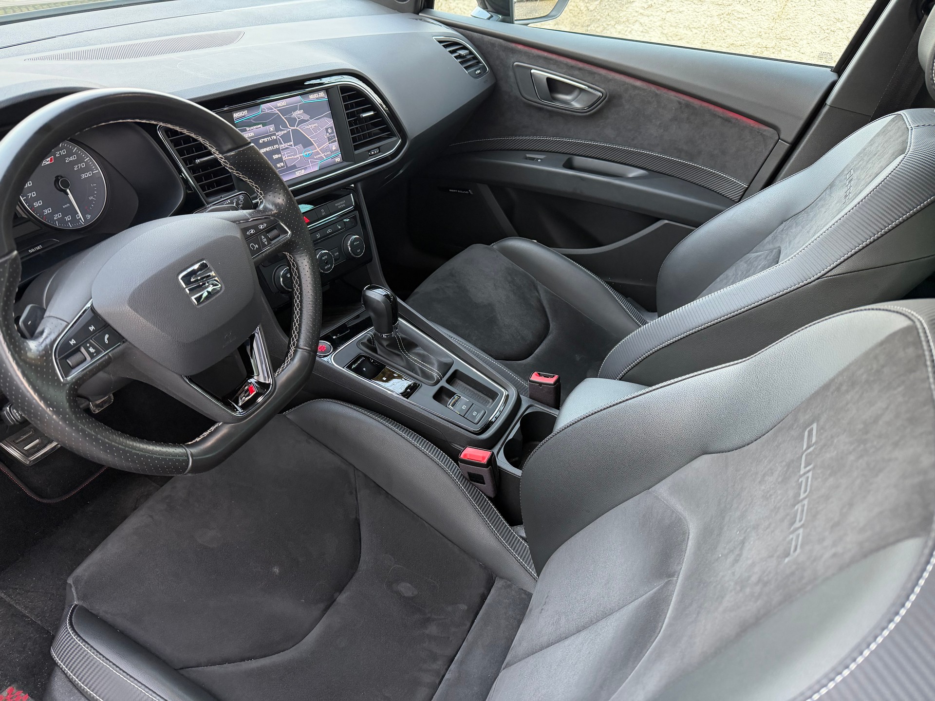SEAT Leon ST 2.0 TSI Cupra 300 4 Drive DSG / Frisch ab MFK / Frisch ab Service / 36 Monate Garantie exkl. / 8 Fach / LED / ACC /-image-8