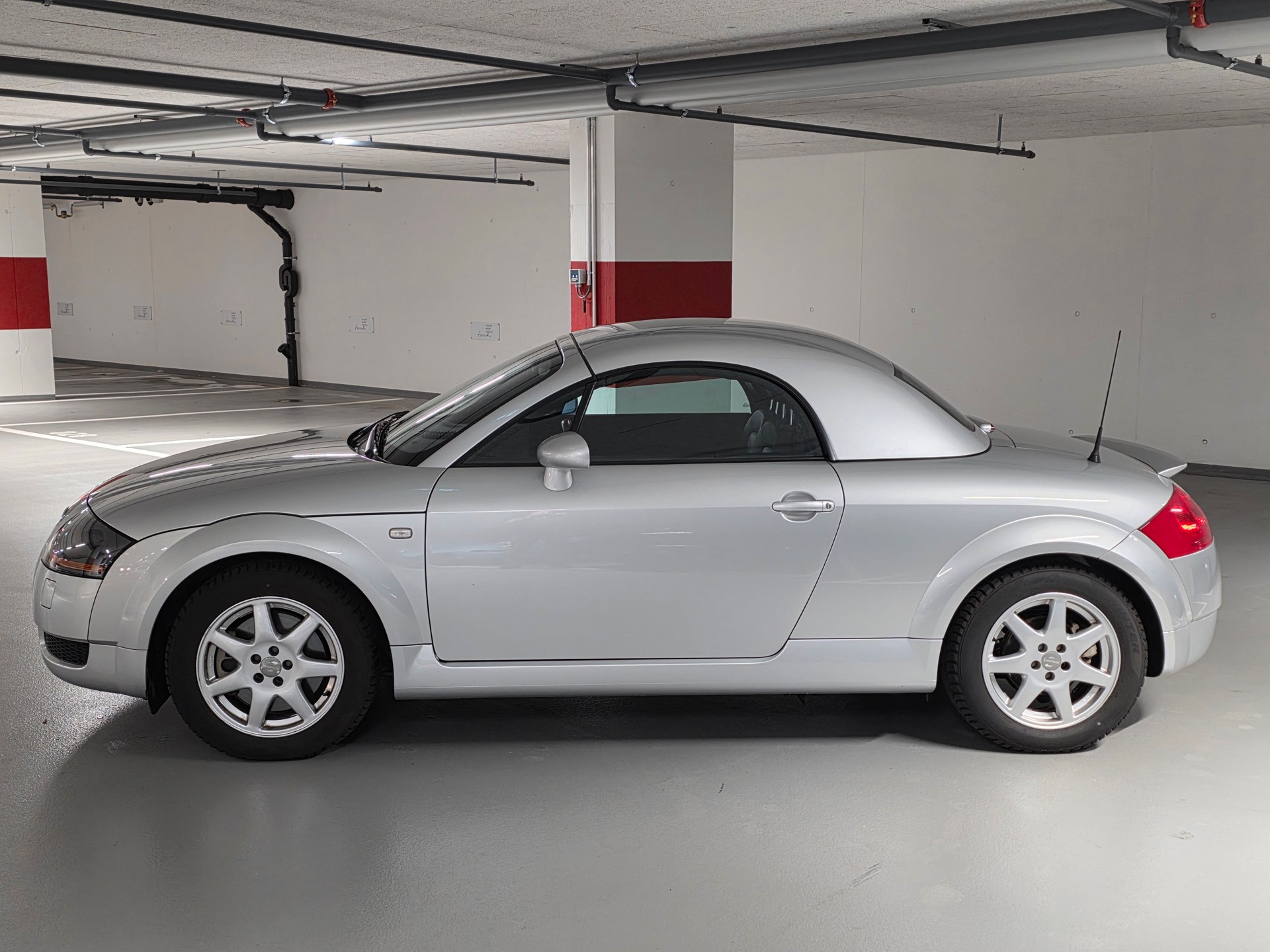 AUDI TT Roadster 1.8 T quattro-image-6