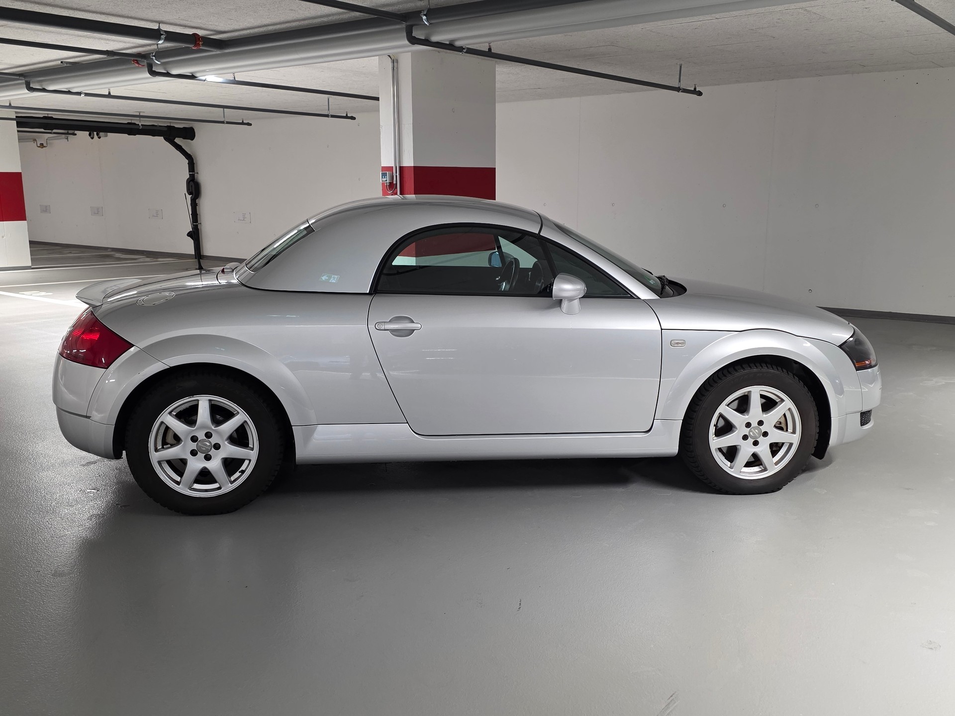 AUDI TT Roadster 1.8 T quattro-showroom-element-3