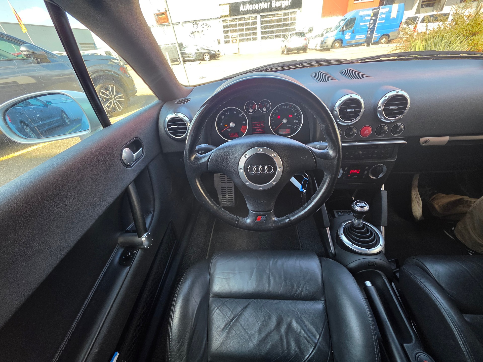 AUDI TT Roadster 1.8 T quattro-image-12