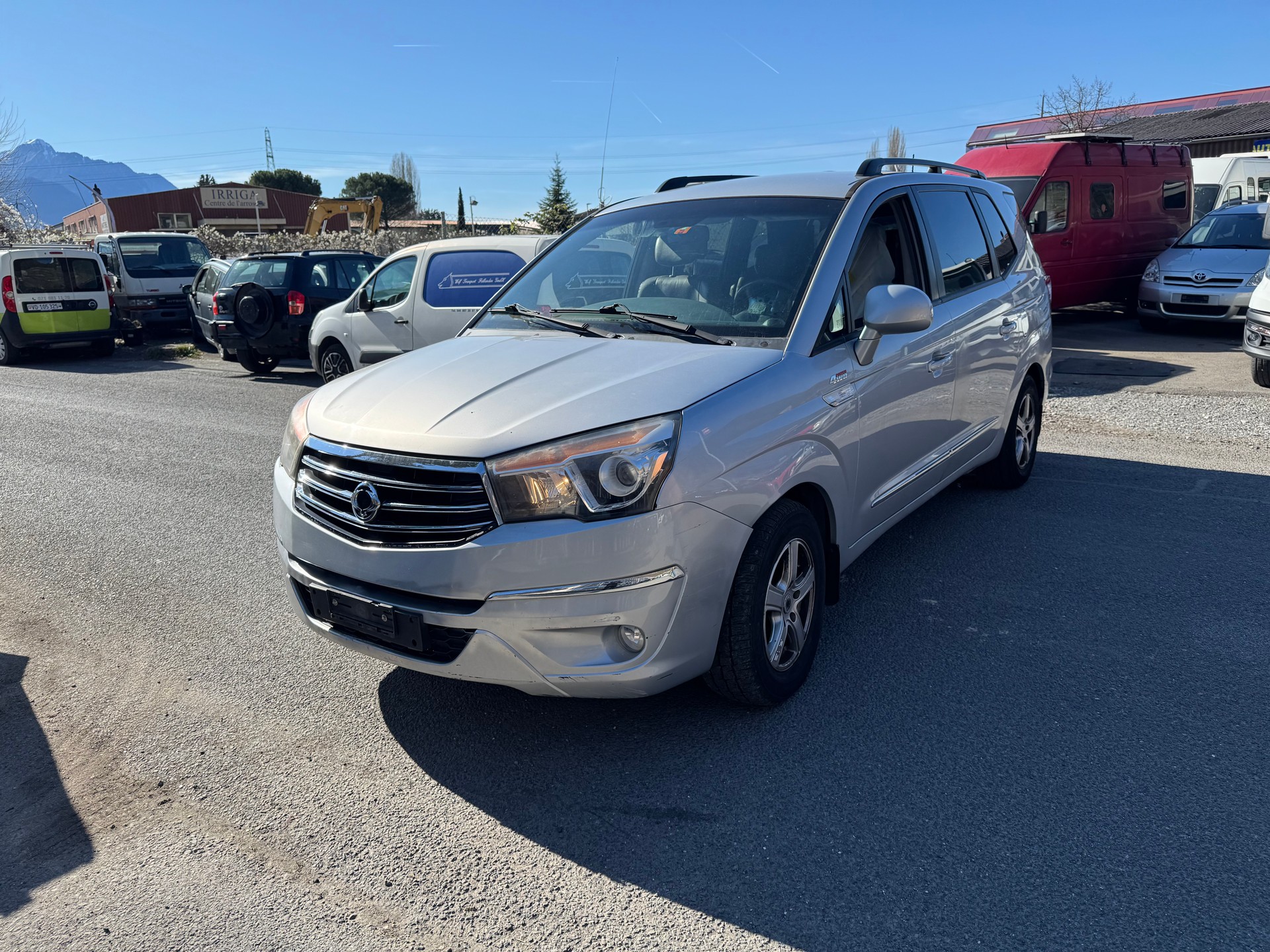 KGM-SsangYong Rodius SV200 e-XDi Sapphire 4WD E-Tronic-image-1