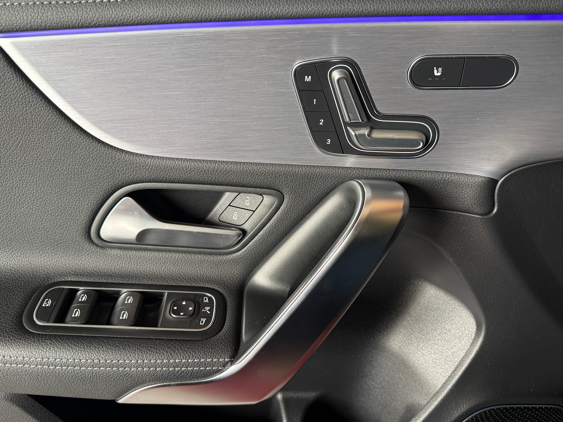 MERCEDES-BENZ A 45 S AMG 422 PS 4x4 mit top Ausstattung Automat-Speedshift 4Matic+-image-6