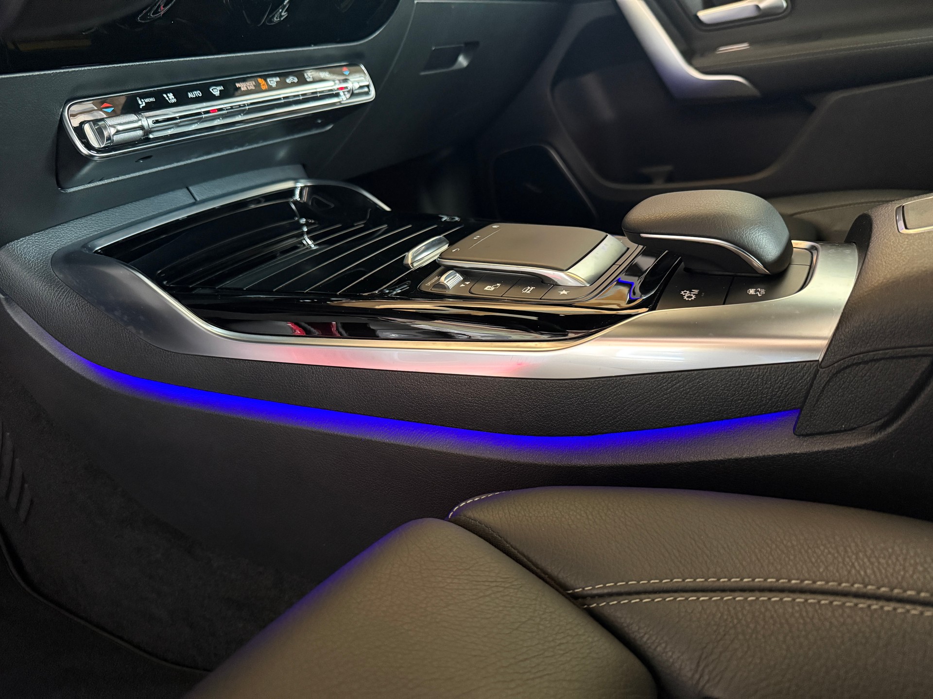 MERCEDES-BENZ A 45 S AMG 422 PS 4x4 mit top Ausstattung Automat-Speedshift 4Matic+-image-7