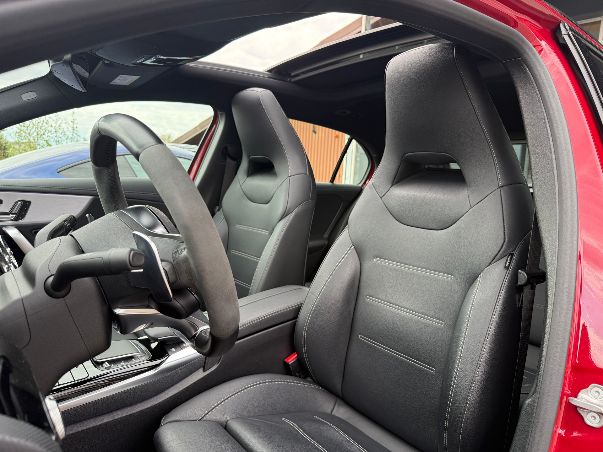MERCEDES-BENZ A 45 S AMG 422 PS 4x4 mit top Ausstattung Automat-Speedshift 4Matic+-image-5
