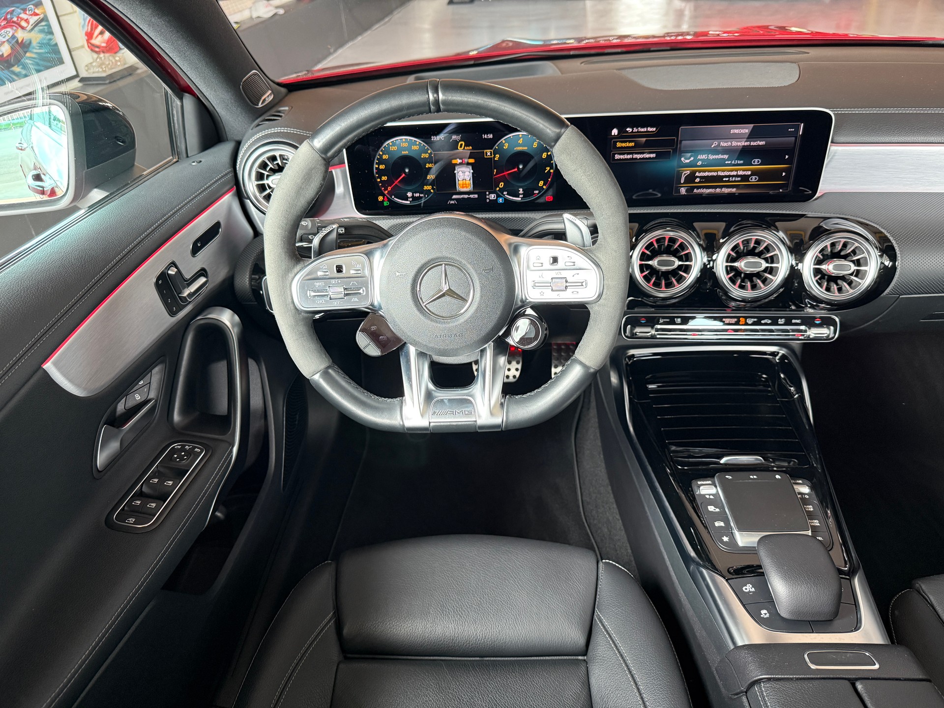 MERCEDES-BENZ A 45 S AMG 422 PS 4x4 mit top Ausstattung Automat-Speedshift 4Matic+-image-4
