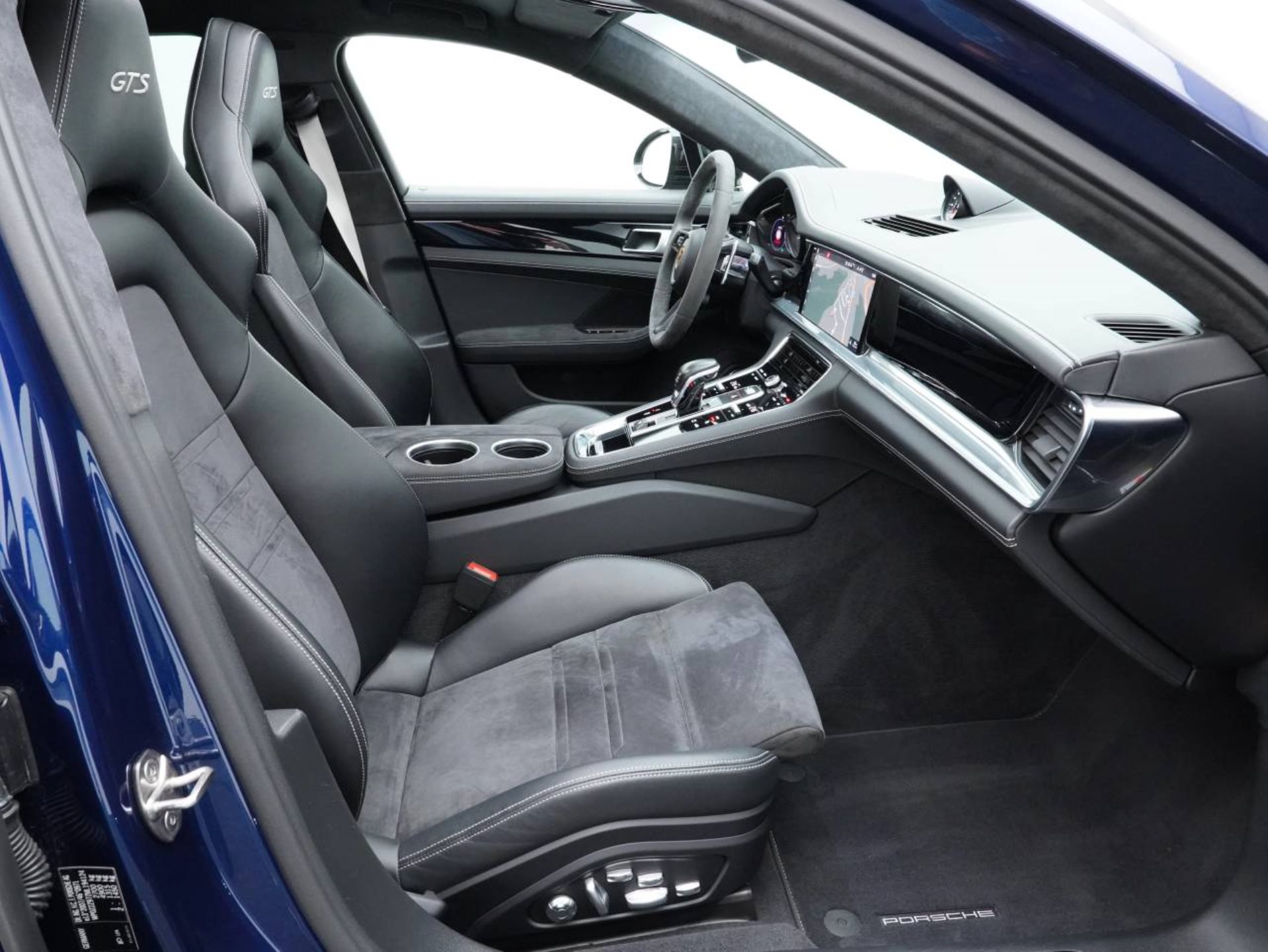 PORSCHE Panamera GTS Sport Turismo-image-25