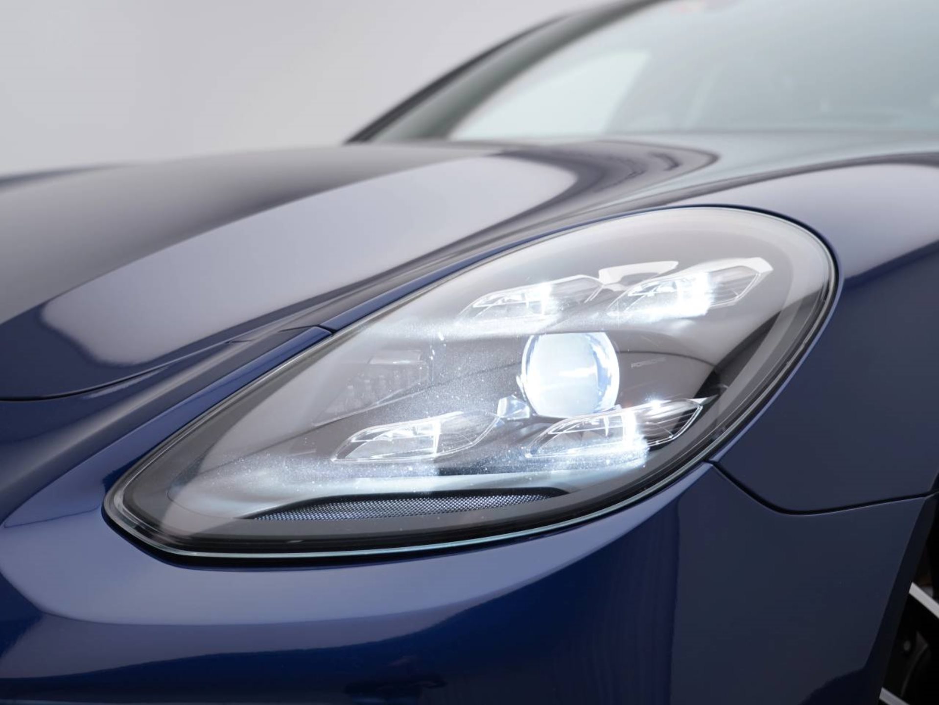 PORSCHE Panamera GTS Sport Turismo-image-10