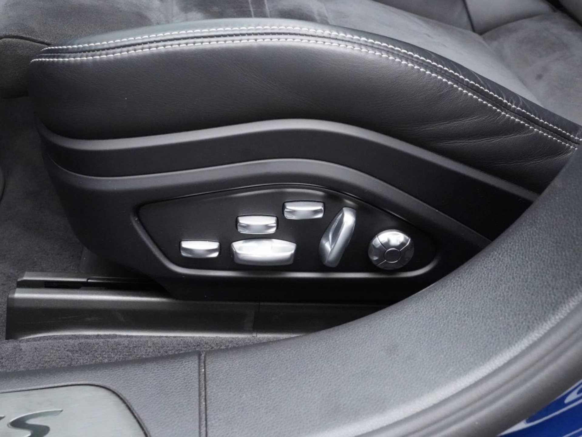 PORSCHE Panamera GTS Sport Turismo-image-22