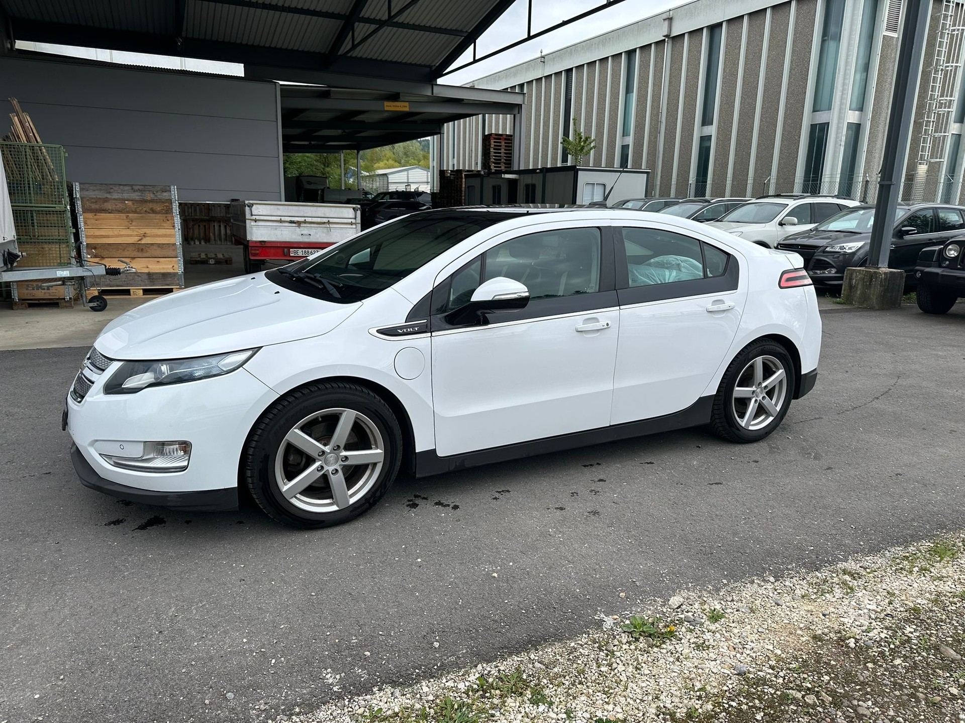 CHEVROLET Volt E-image-1