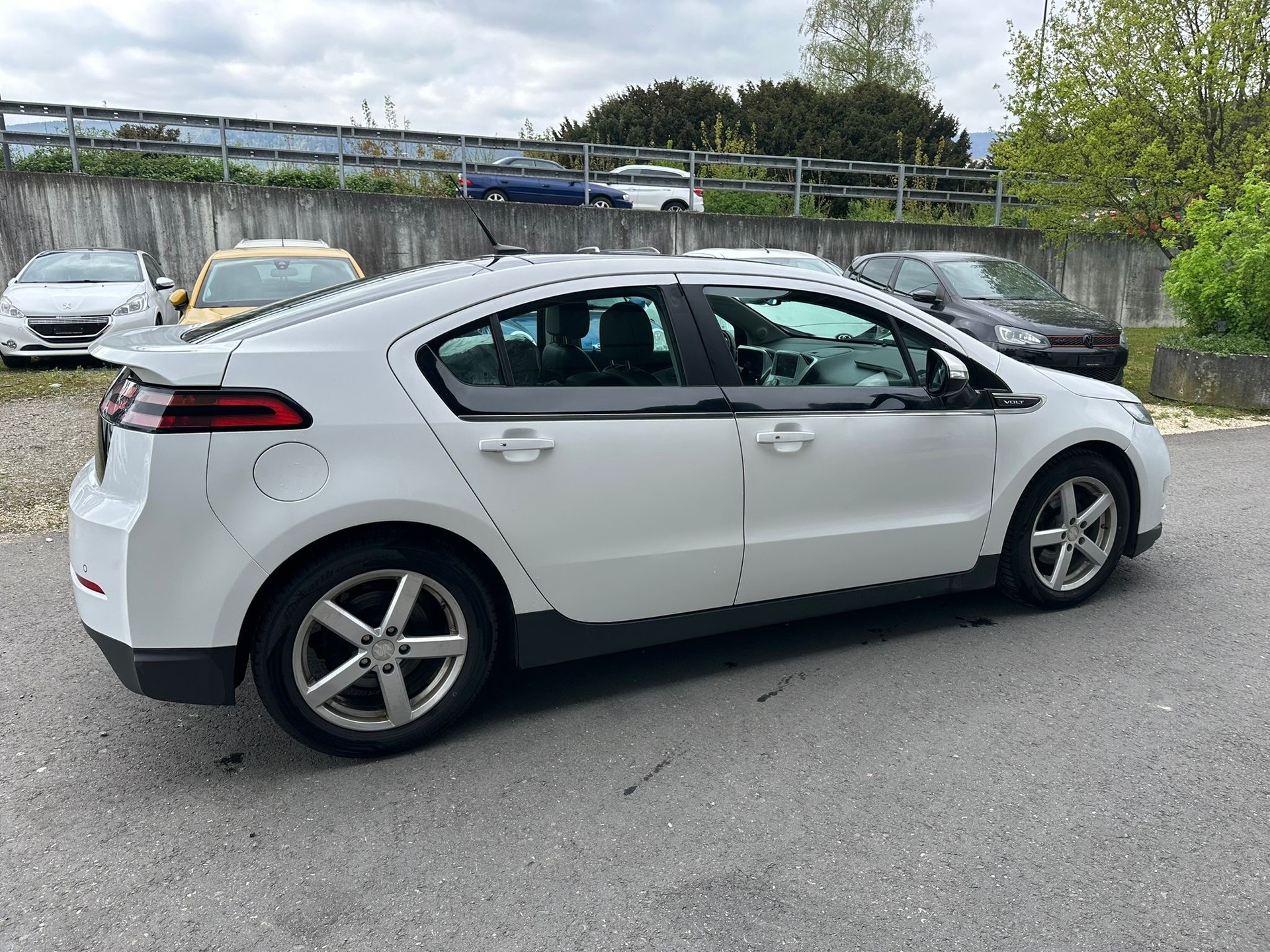 CHEVROLET Volt E-image-3