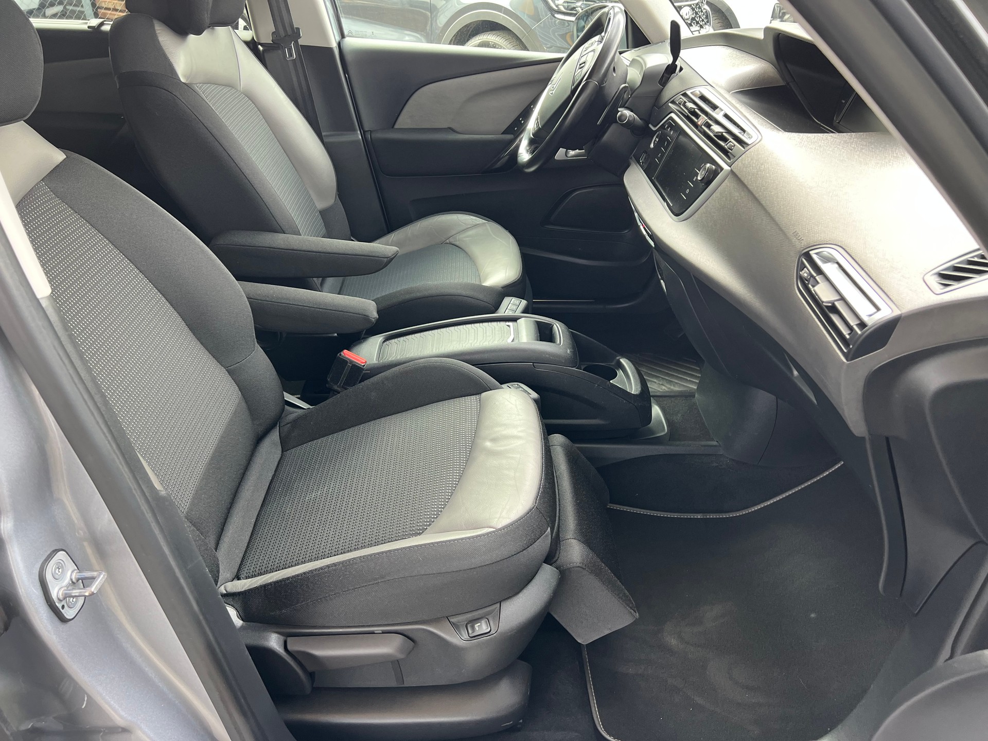 CITROEN Grand C4 Picasso 2.0 BlueHDi Edition *** 7 Plätzer * Navi * Leder * Rückfahrtkamera * frisch ab MFK * 1 Jahr Garantie möglich **-image-14