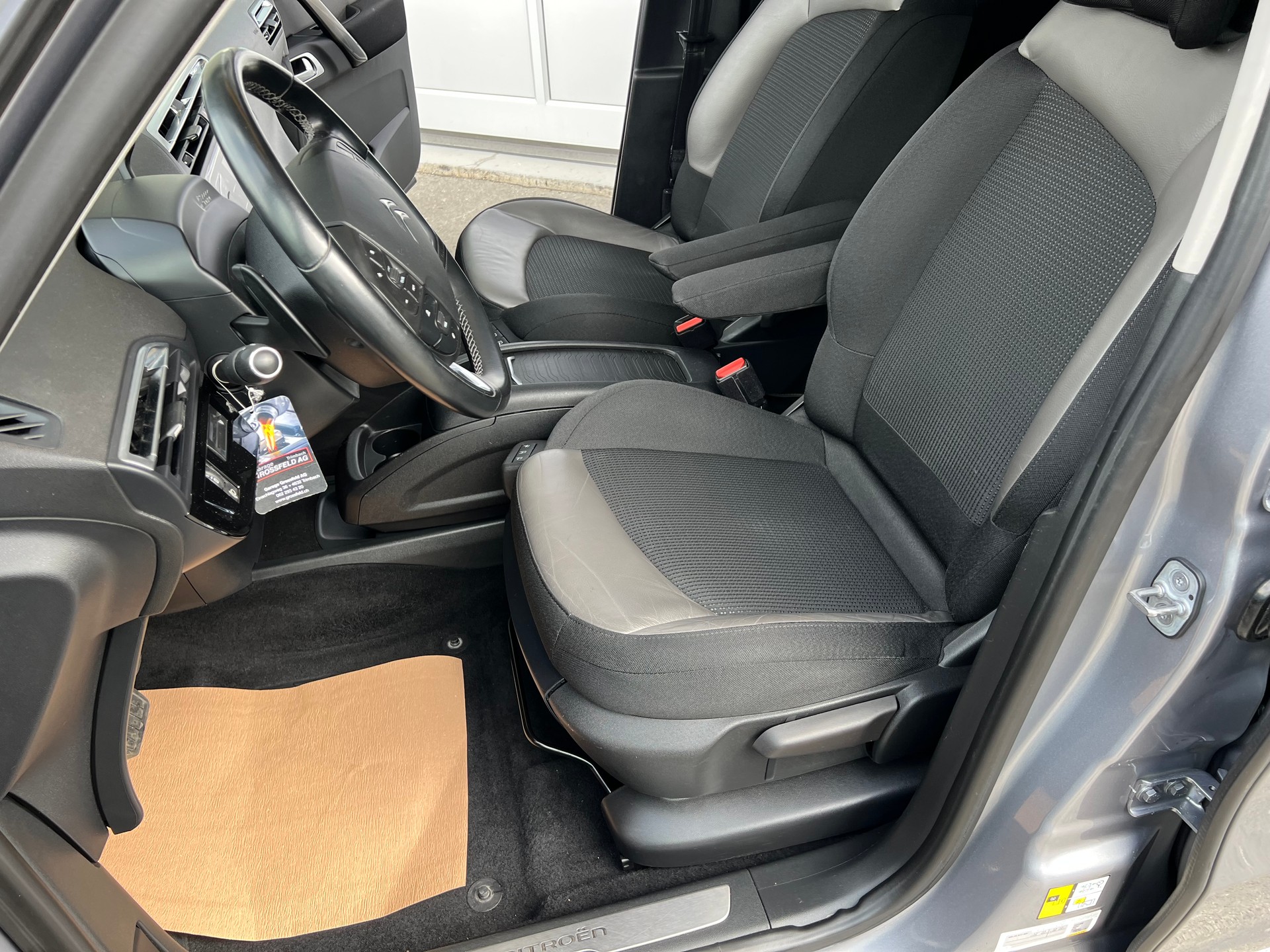 CITROEN Grand C4 Picasso 2.0 BlueHDi Edition *** 7 Plätzer * Navi * Leder * Rückfahrtkamera * frisch ab MFK * 1 Jahr Garantie möglich **-image-19