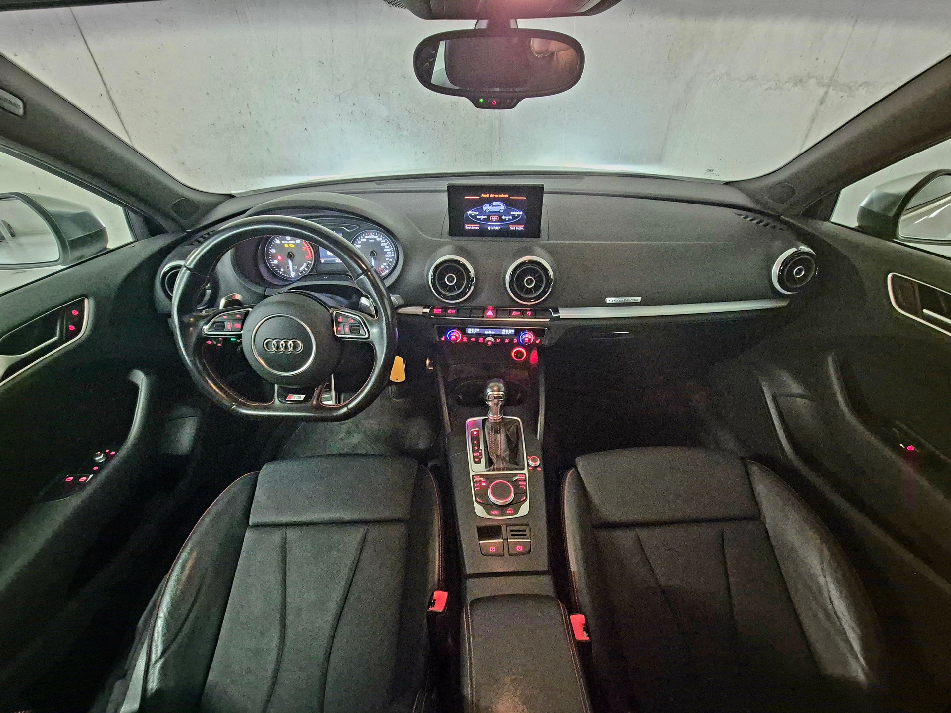 AUDI S3 2.0 TFSI quattro S-tronic-image-10
