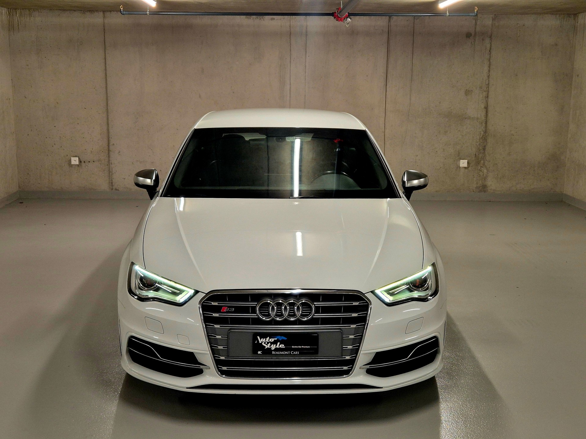 AUDI S3 2.0 TFSI quattro S-tronic-showroom-element-1