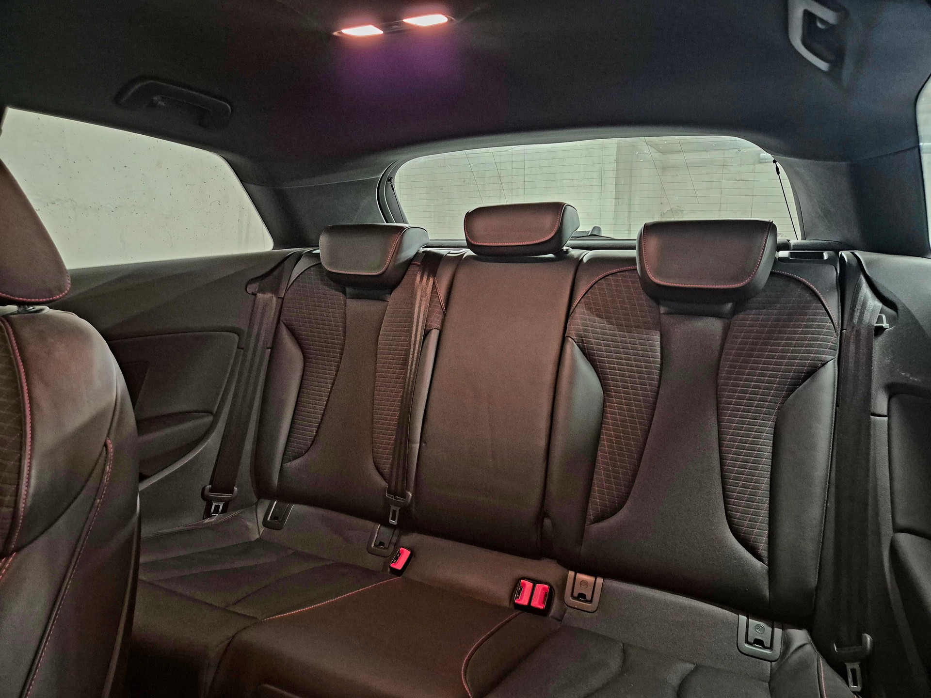 AUDI S3 2.0 TFSI quattro S-tronic-image-14