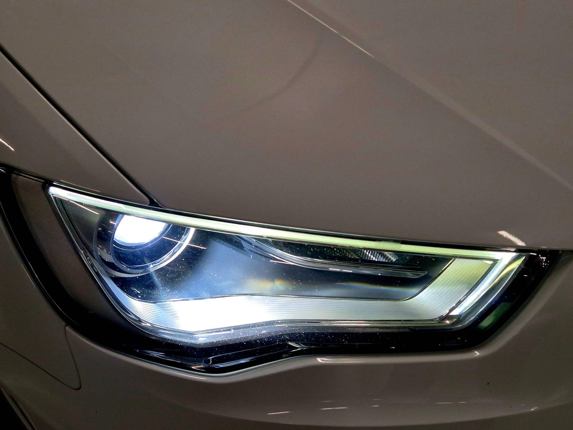 AUDI S3 2.0 TFSI quattro S-tronic-image-16