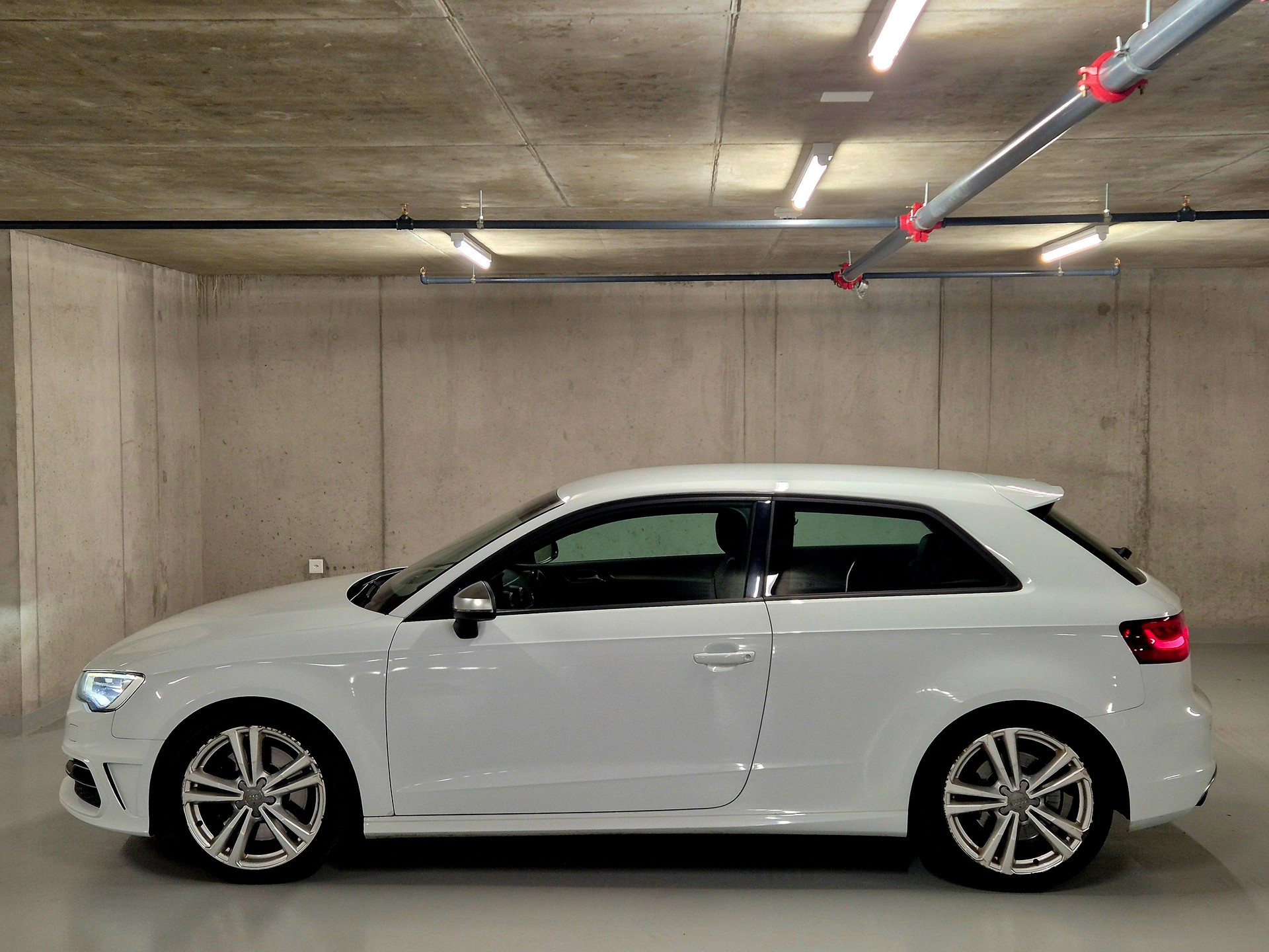 AUDI S3 2.0 TFSI quattro S-tronic-showroom-element-3