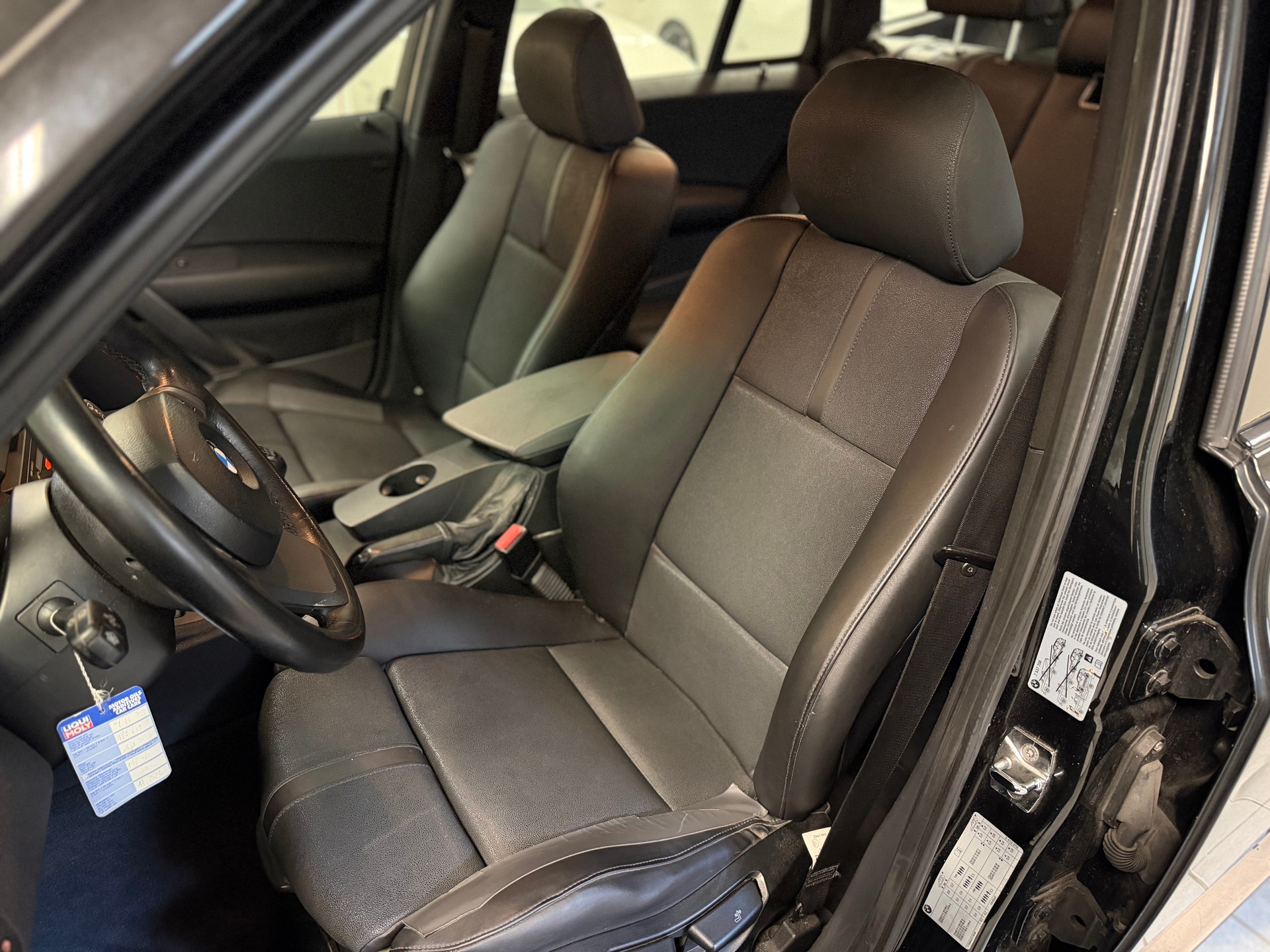 BMW X3 2.5i-image-12