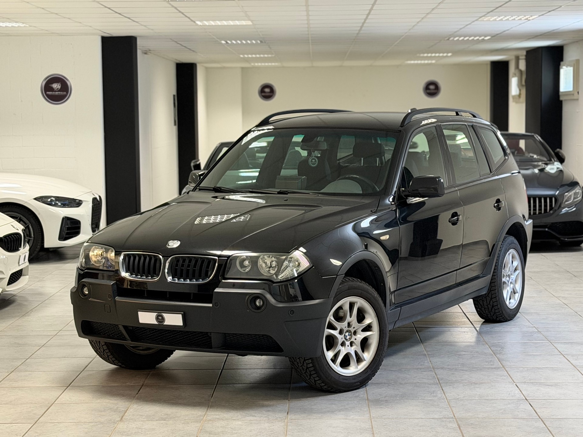 BMW X3 2.5i-showroom-element-1