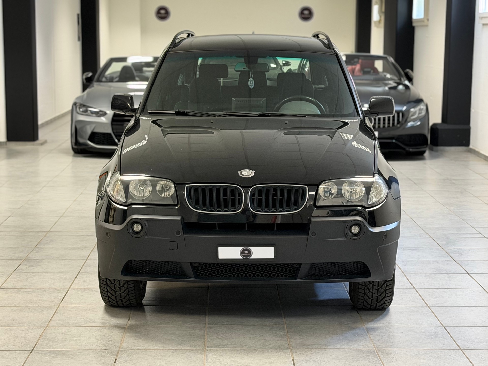 BMW X3 2.5i-showroom-element-2