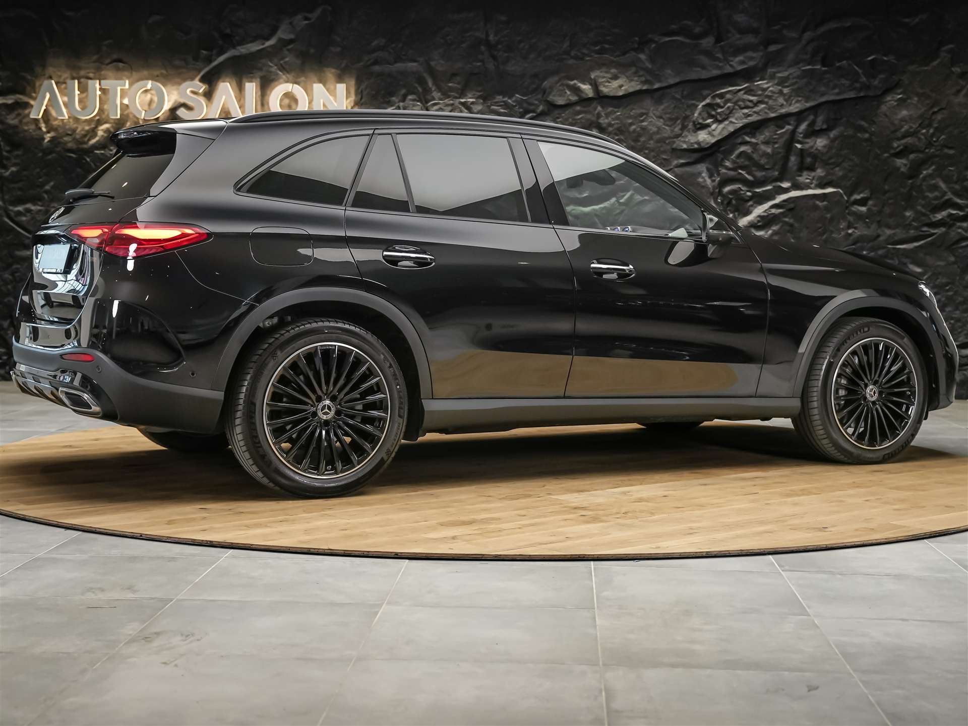 MERCEDES-BENZ GLC 200 AMG Line 4matic *Digital Light*360° Kamera* Night Paket*-image-5
