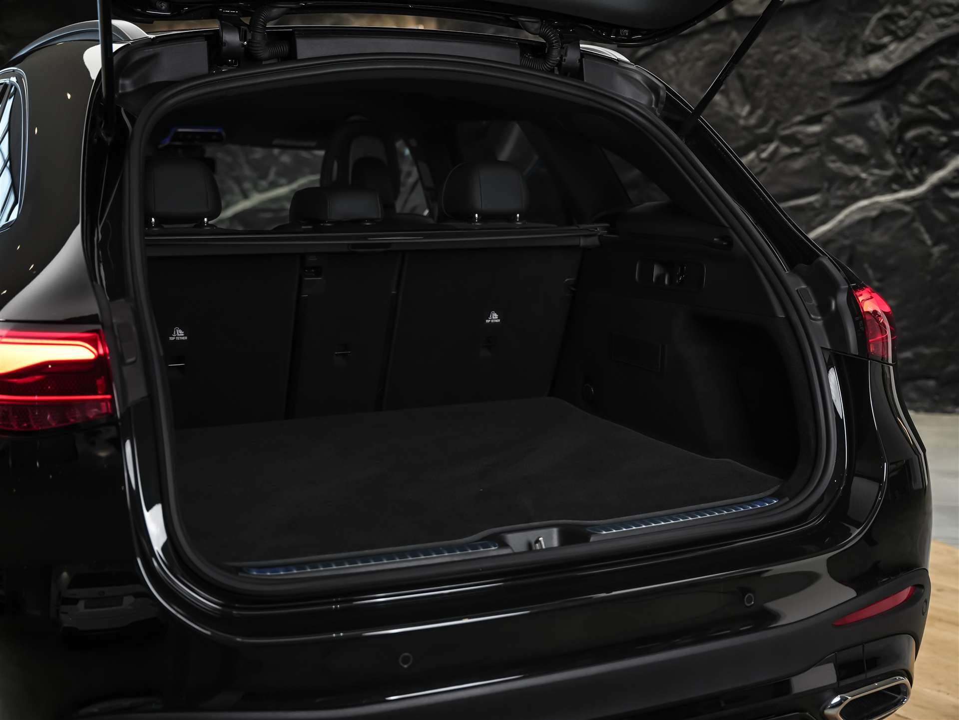 MERCEDES-BENZ GLC 200 AMG Line 4matic *Digital Light*360° Kamera* Night Paket*-image-36