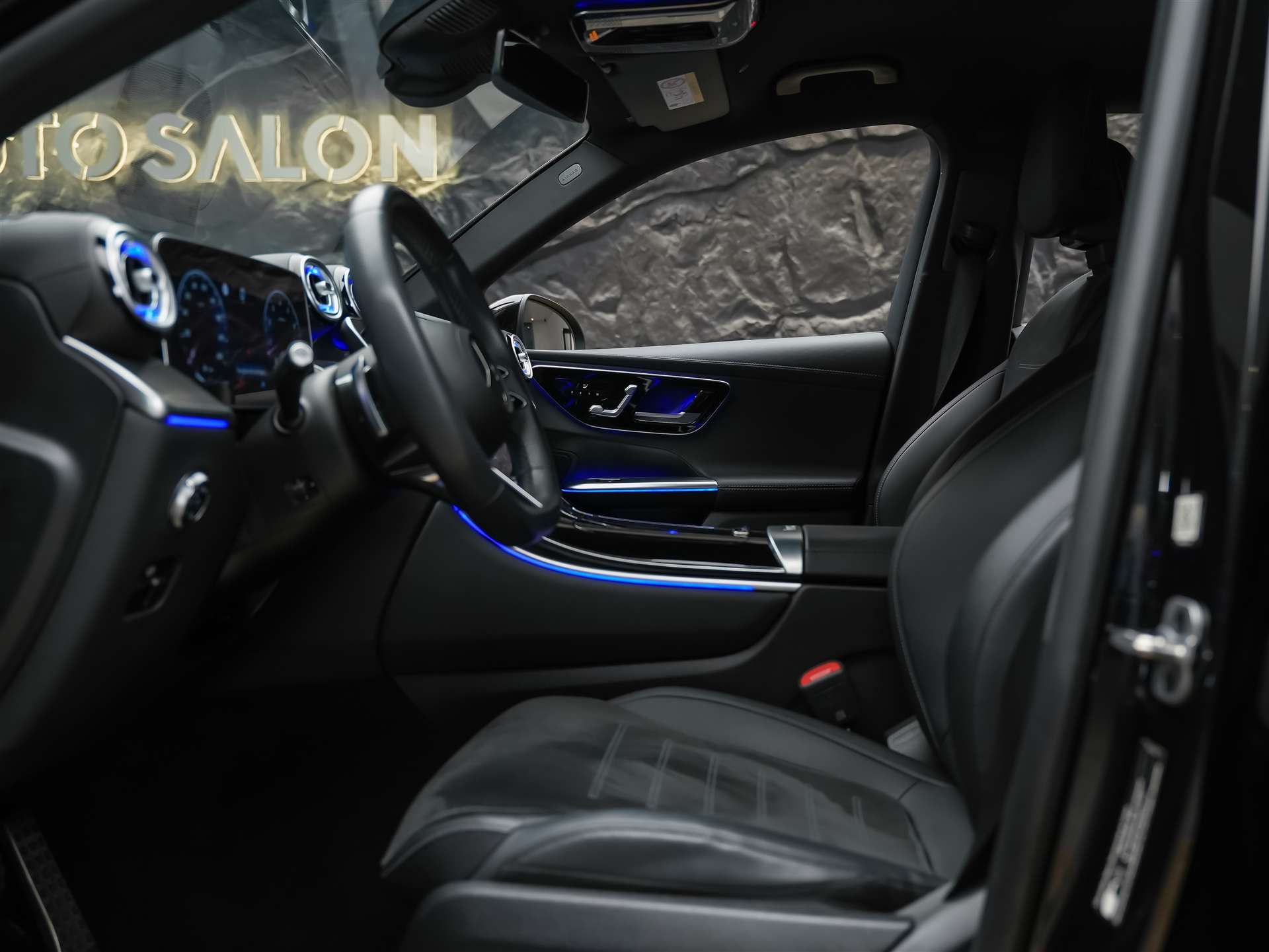MERCEDES-BENZ GLC 200 AMG Line 4matic *Digital Light*360° Kamera* Night Paket*-image-9
