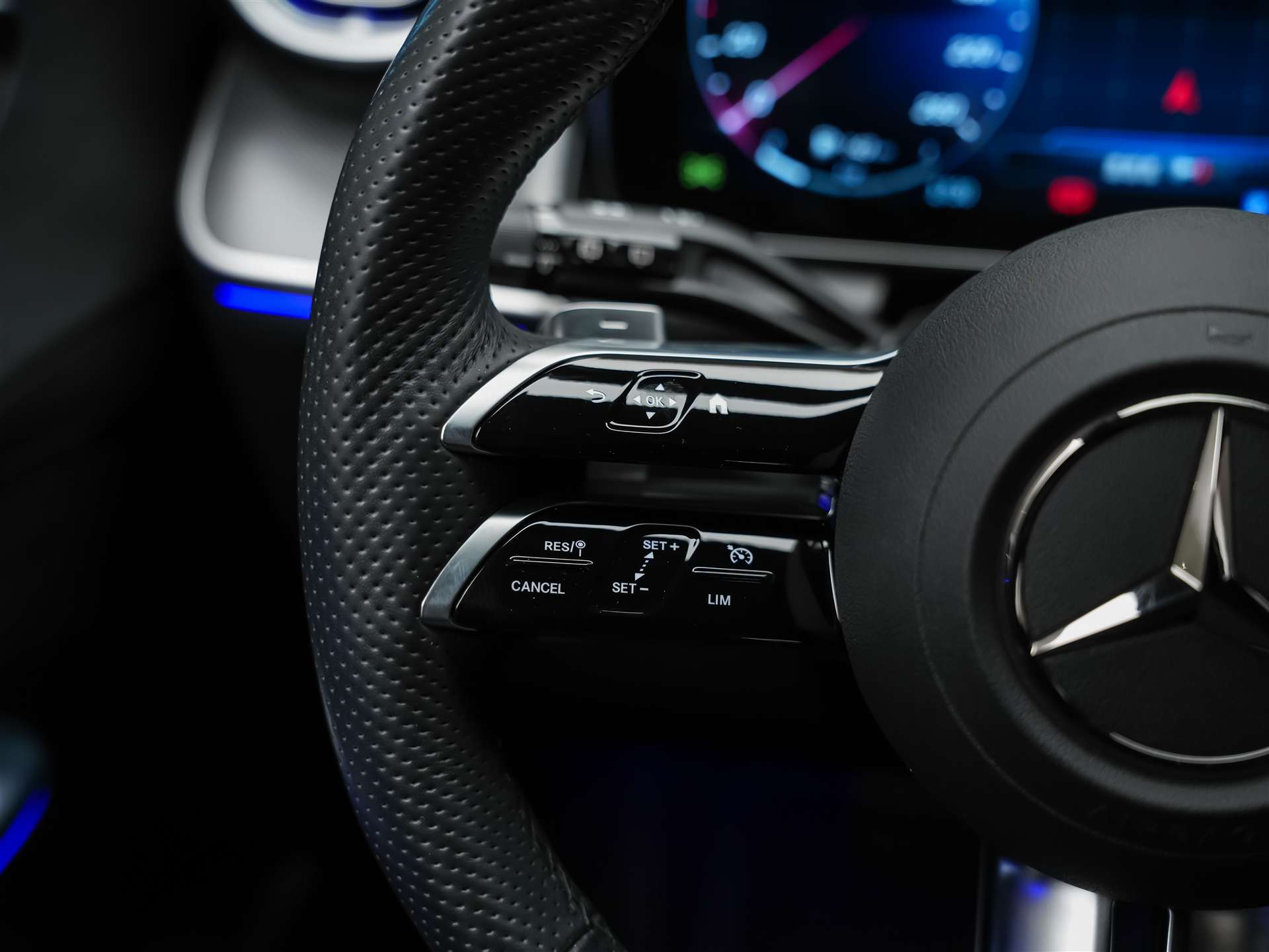 MERCEDES-BENZ GLC 200 AMG Line 4matic *Digital Light*360° Kamera* Night Paket*-image-25