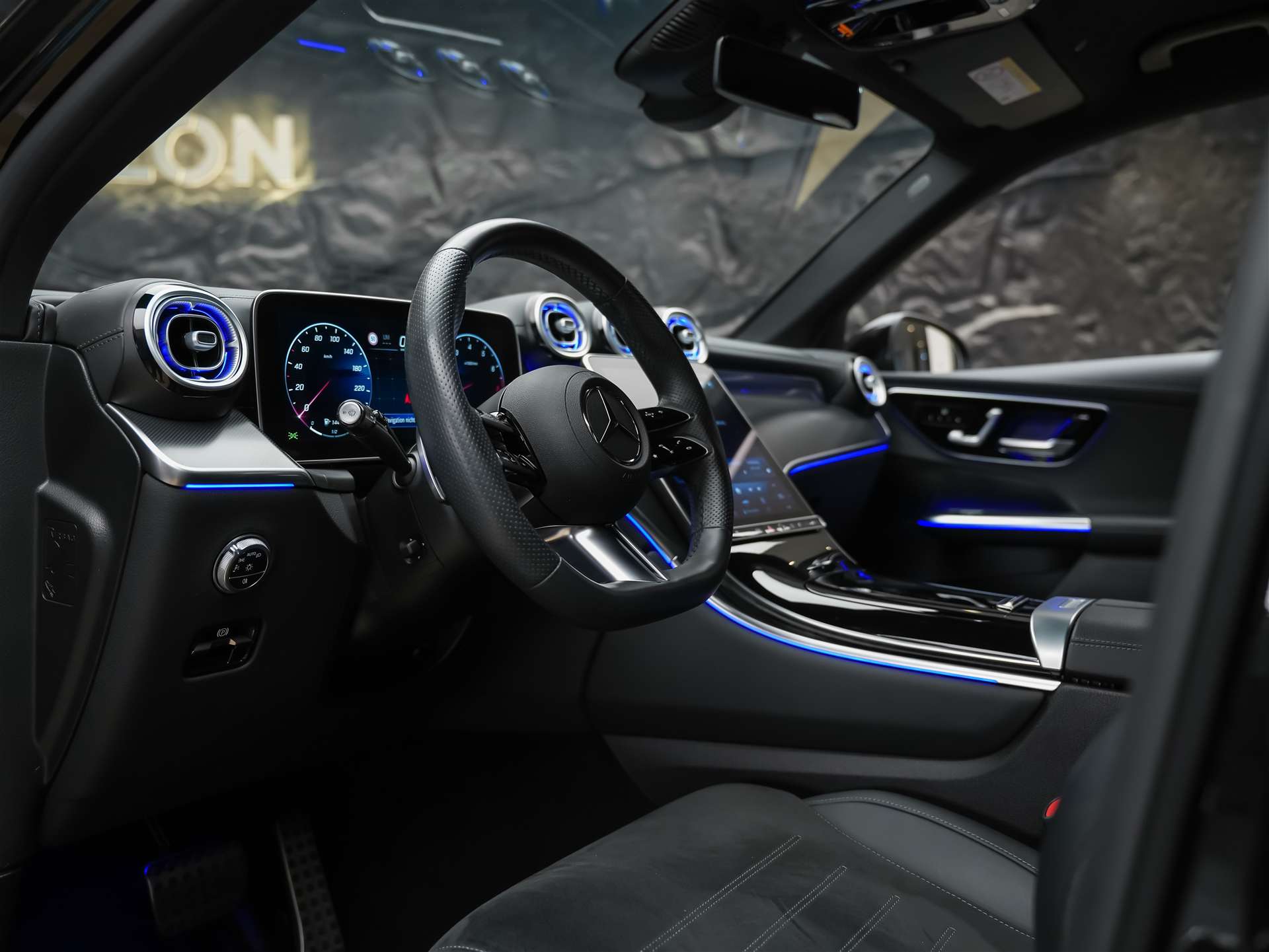 MERCEDES-BENZ GLC 200 AMG Line 4matic *Digital Light*360° Kamera* Night Paket*-image-8