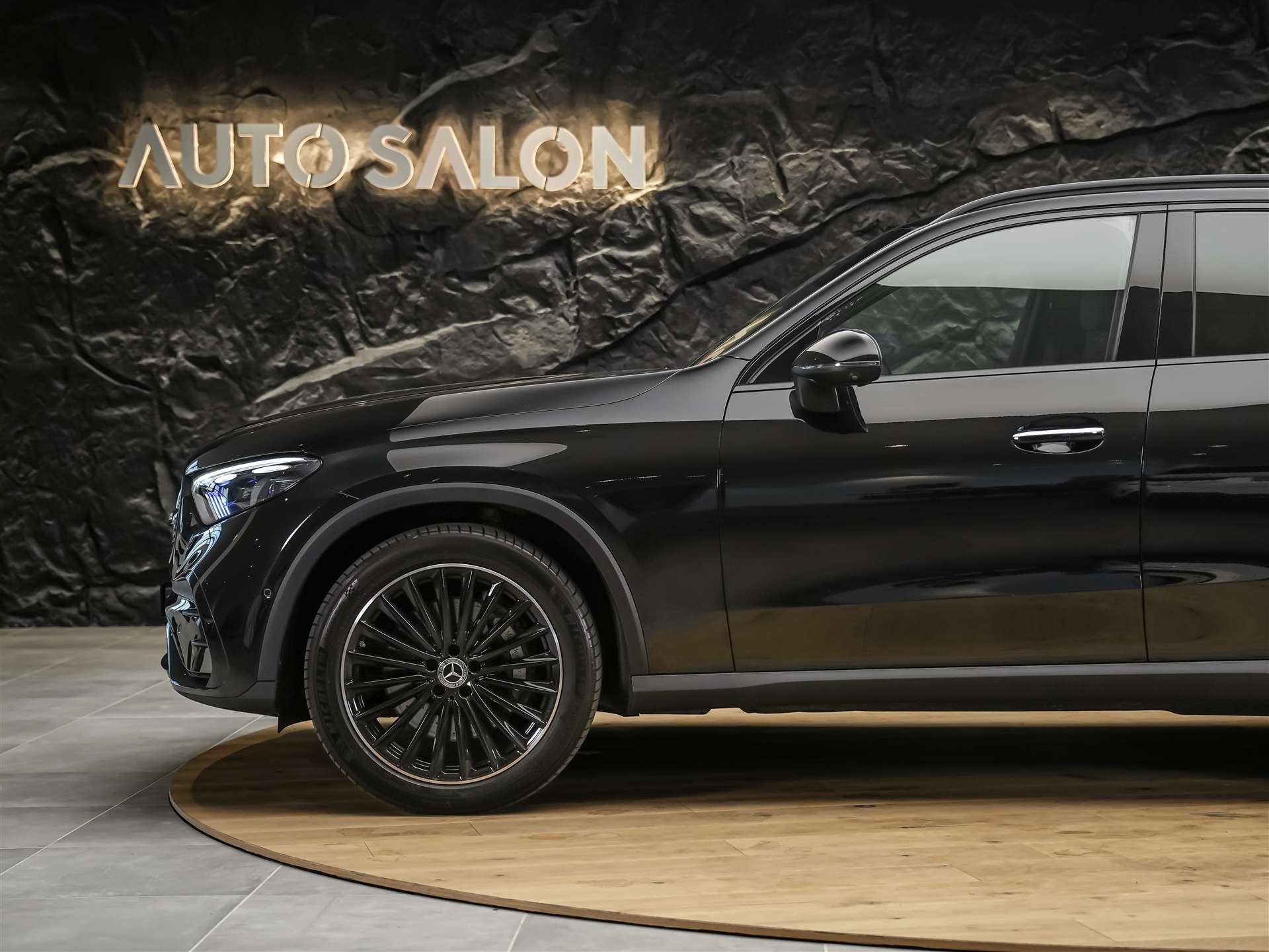 MERCEDES-BENZ GLC 200 AMG Line 4matic *Digital Light*360° Kamera* Night Paket*-image-14