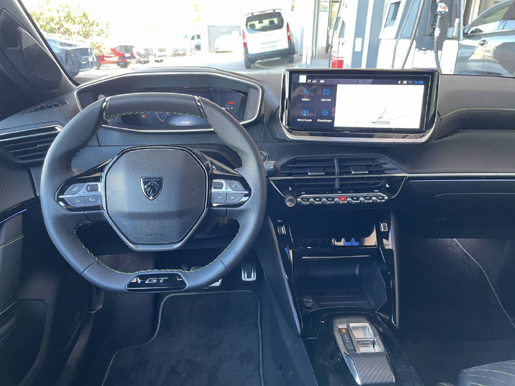 PEUGEOT 208 1.2 Hybrid 145 GT-image-6