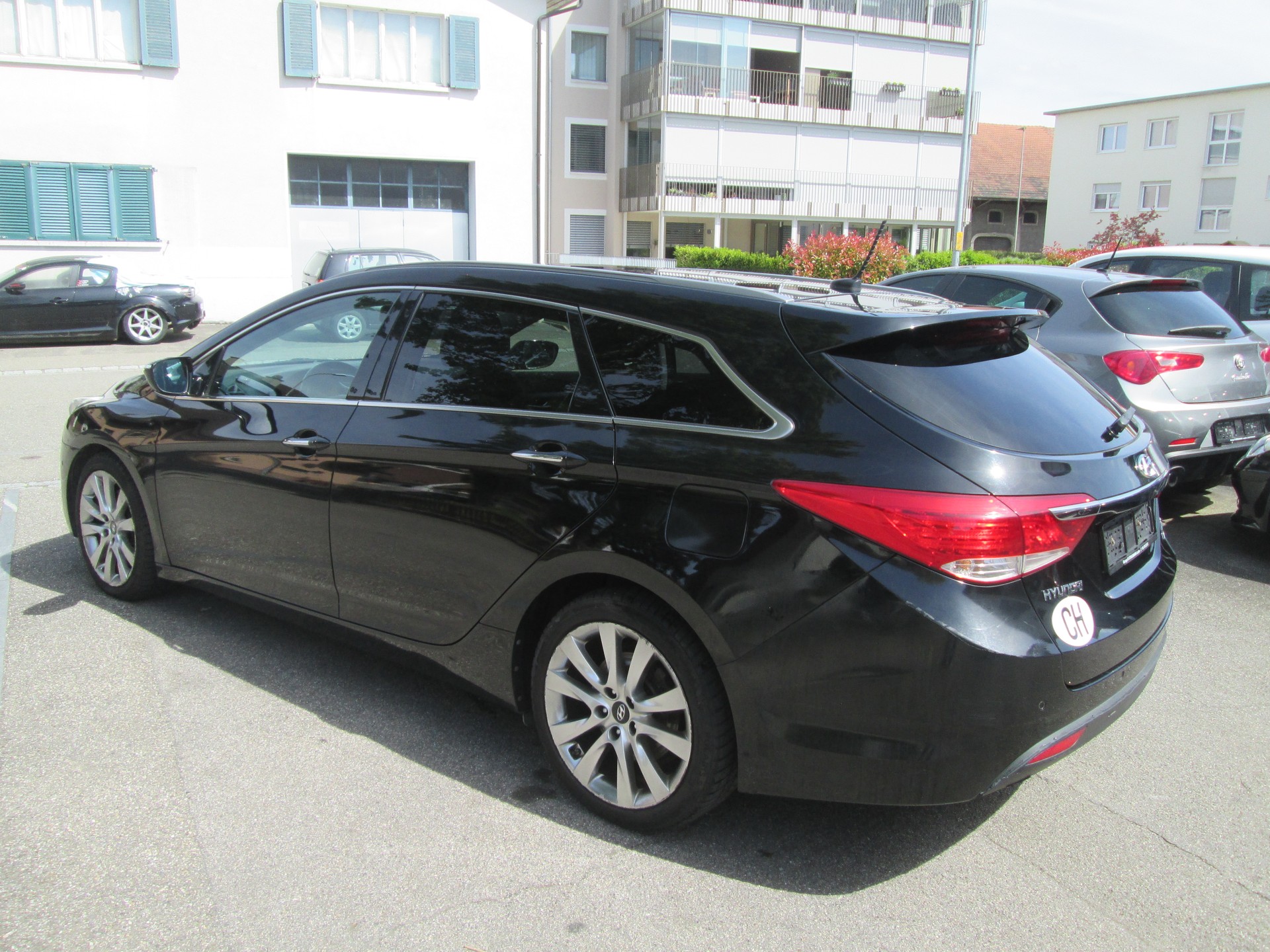 HYUNDAI i40 Wagon 1.7 CRDI Premium-image-2
