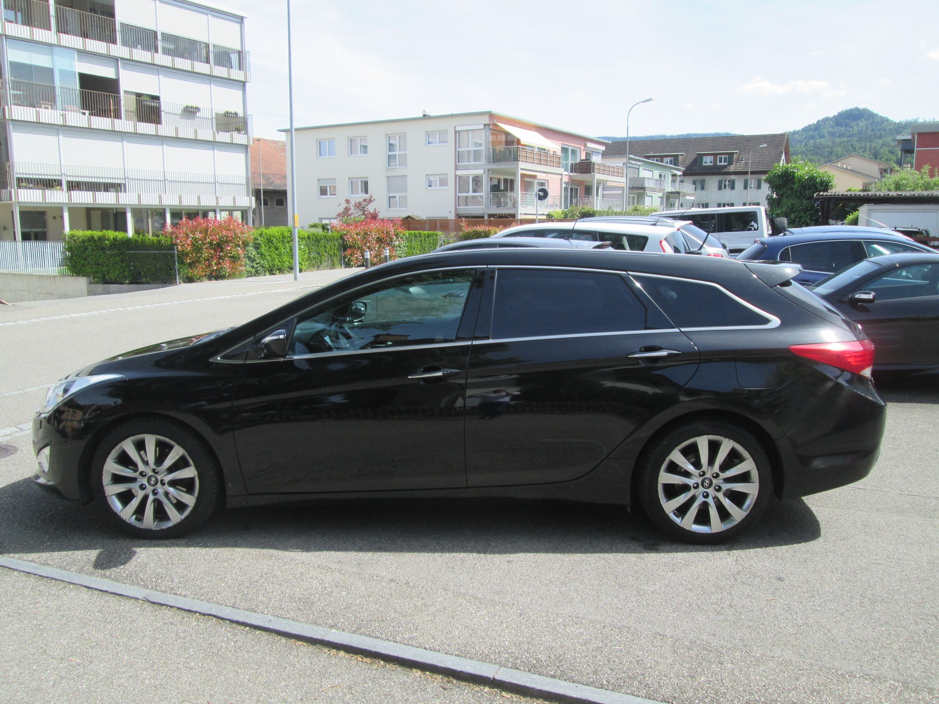 HYUNDAI i40 Wagon 1.7 CRDI Premium-image-1