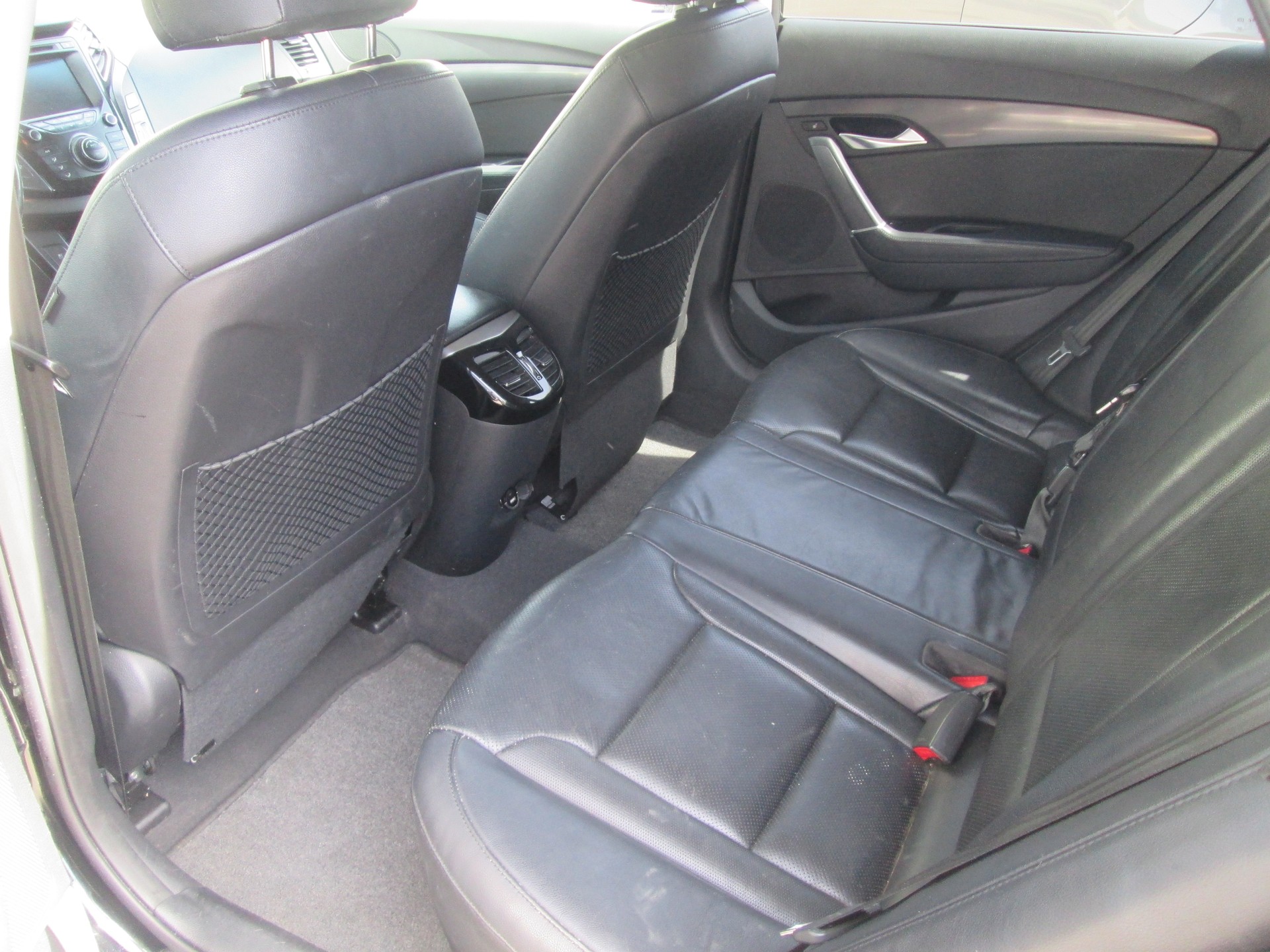 HYUNDAI i40 Wagon 1.7 CRDI Premium-image-8
