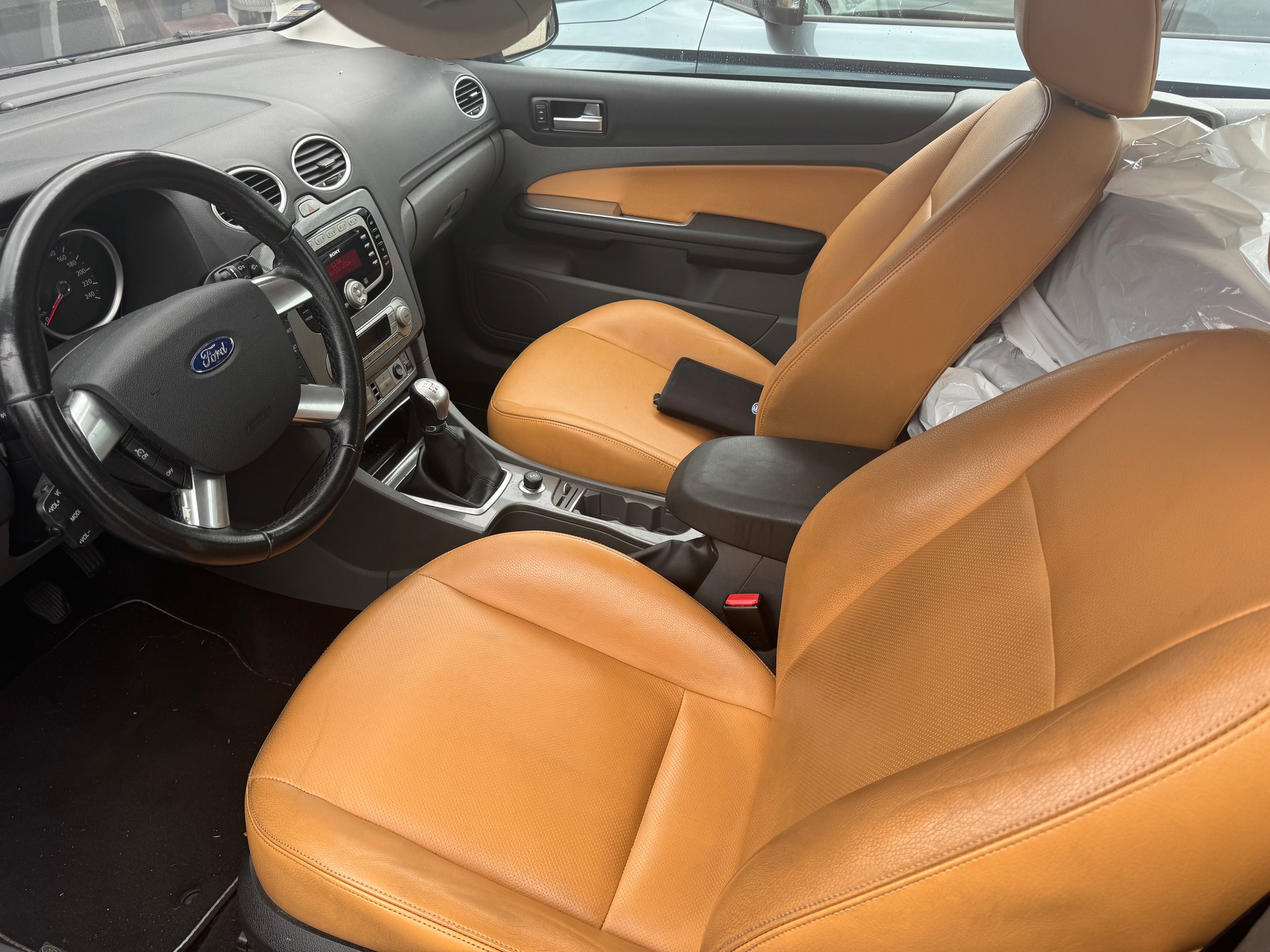 FORD Focus CC 2.0i Titanium-image-3