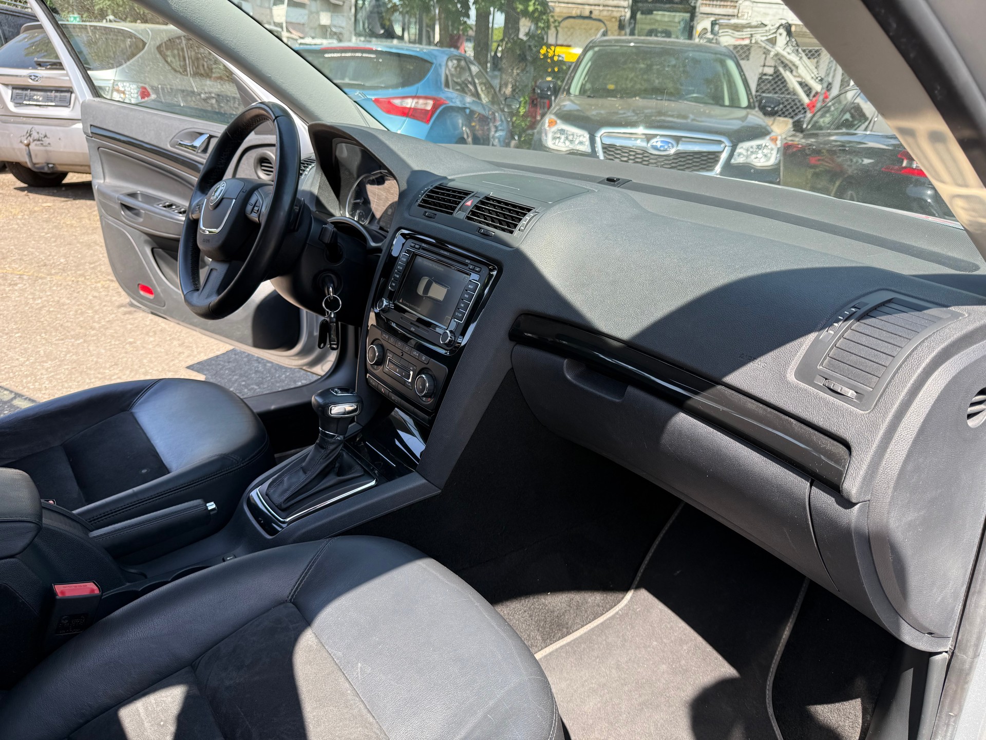 SKODA Octavia Combi 1.8 TSI Laurin & Klement DSG-image-7