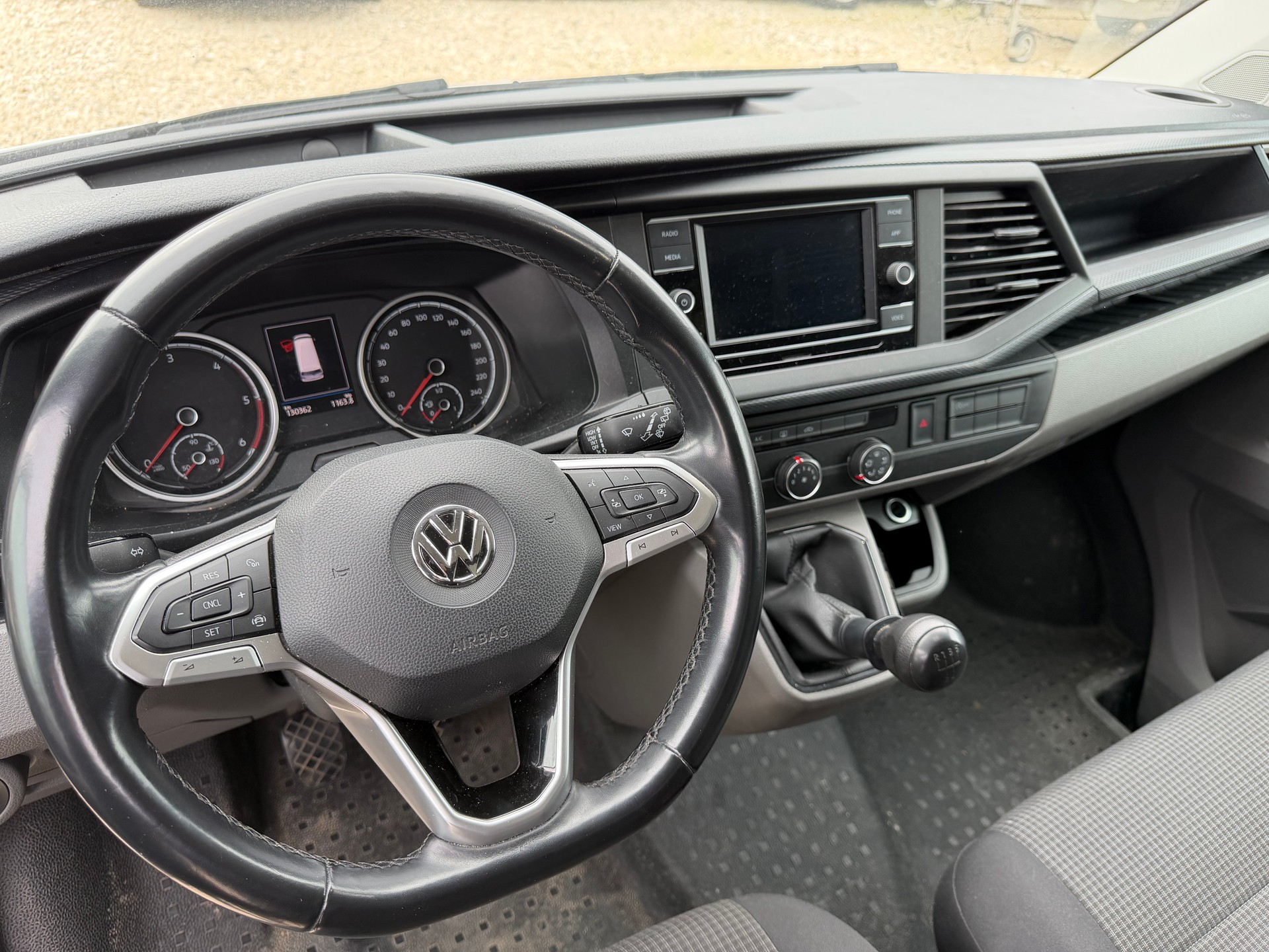 VW T6.1 2.0 TDI-image-12