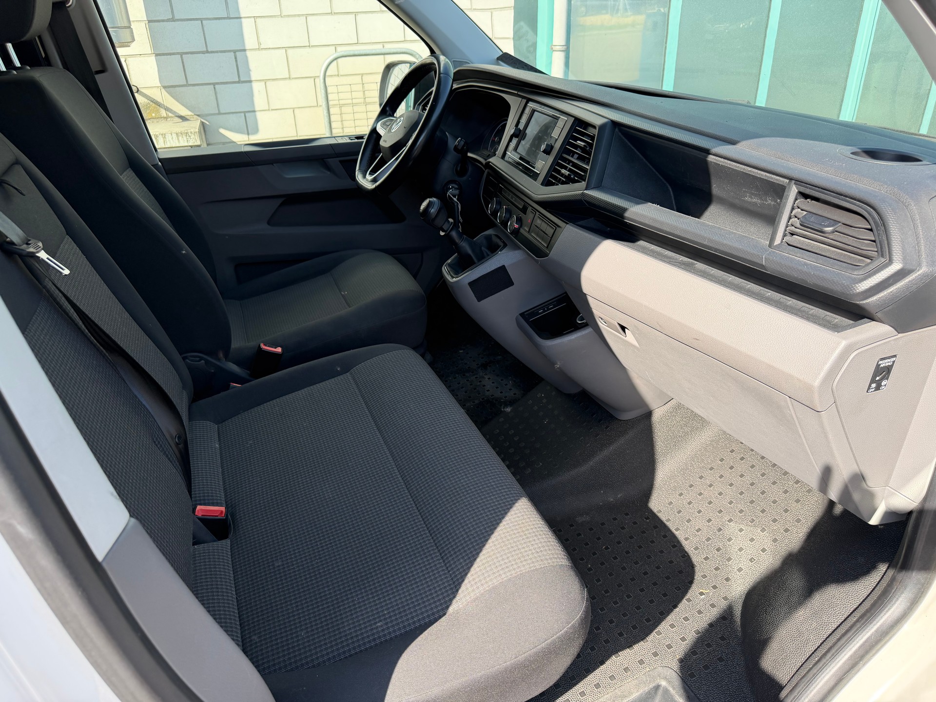 VW T6.1 2.0 TDI-image-9
