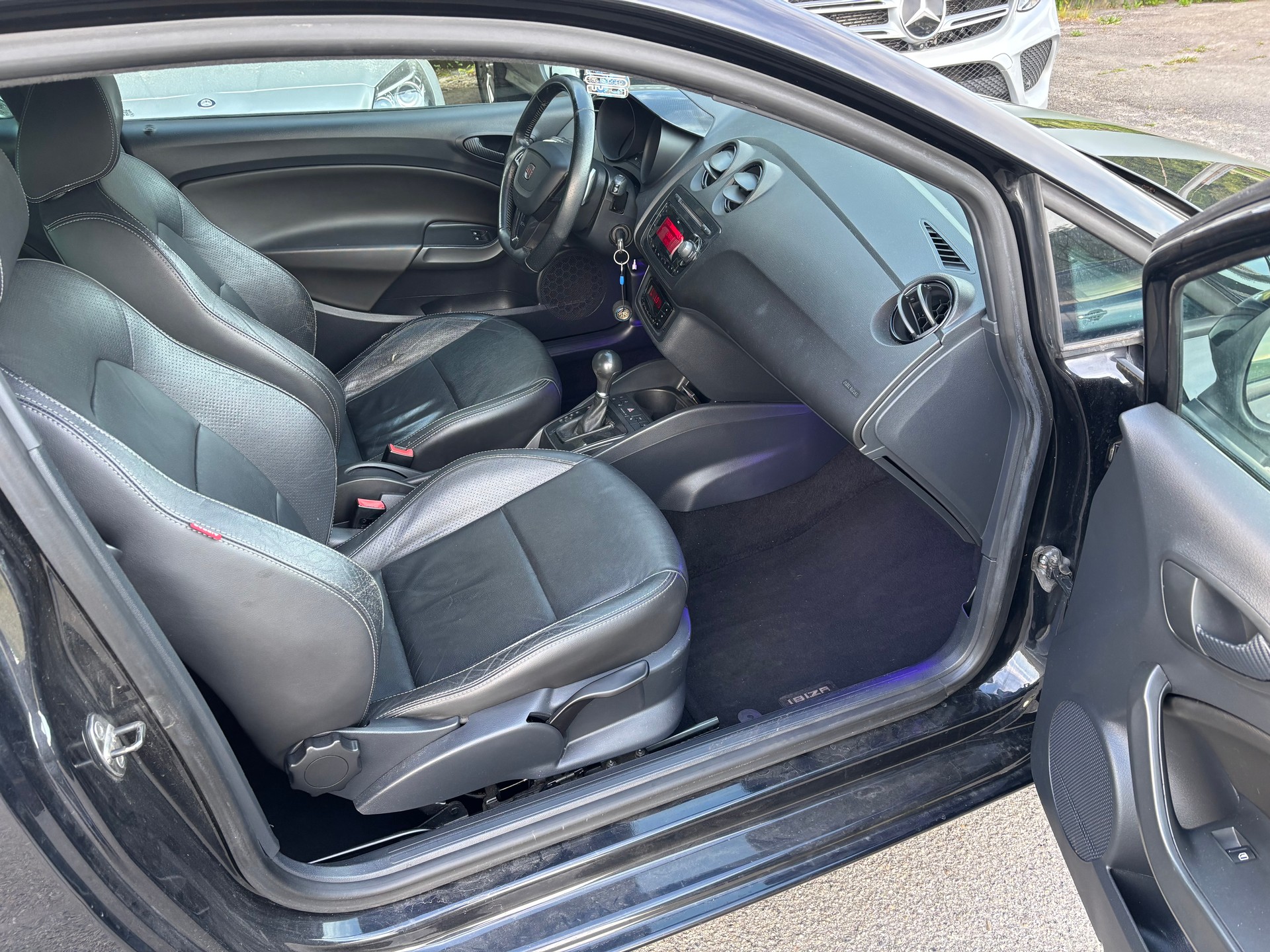 SEAT Ibiza SC 1.4 TSI Cupra R210 Swiss Racing DSG-image-5