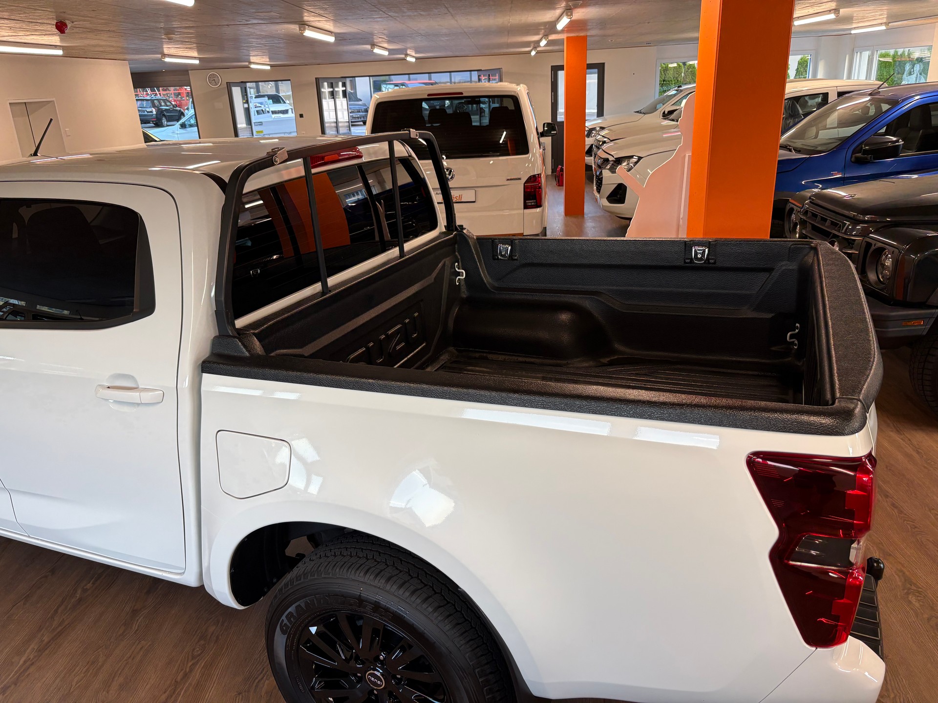 ISUZU D-MAX 1.9 CrewCab N60BB+ 4x4-image-4