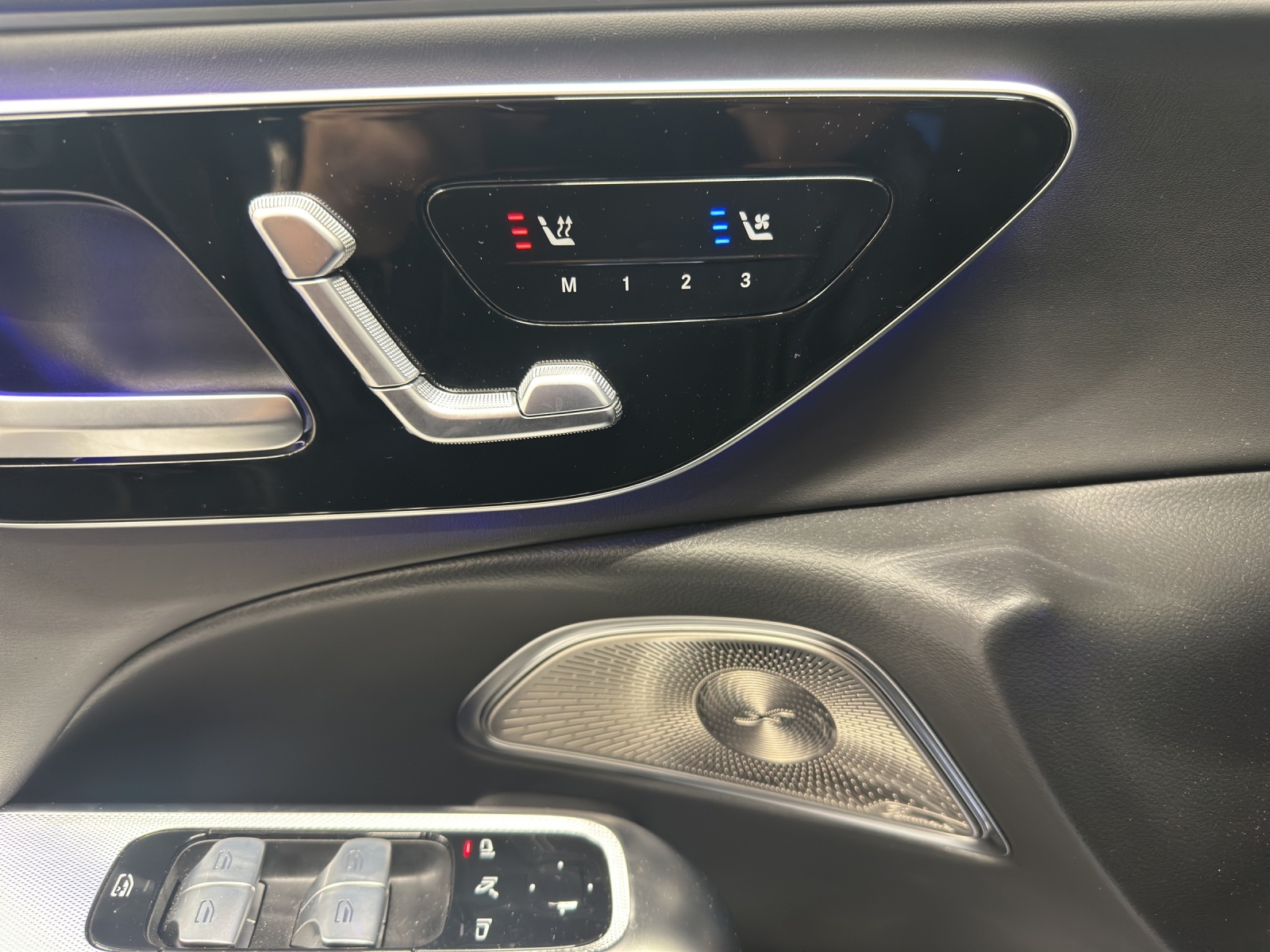 MERCEDES-BENZ E 53 Hybrid T 4Matic+ 9G-Tronic-image-12