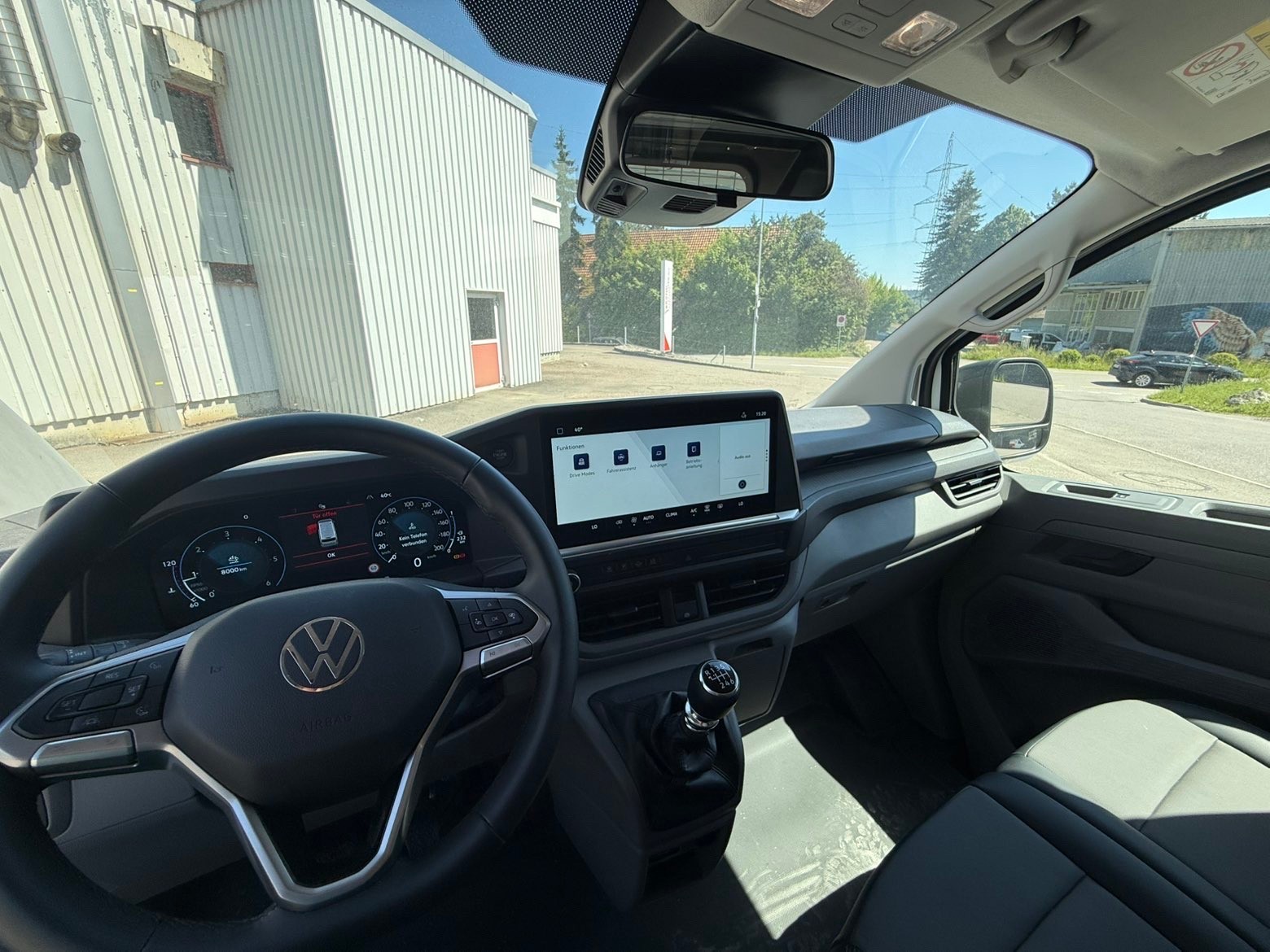 VW Transporter 2.0 TDI Edition Lang-image-8