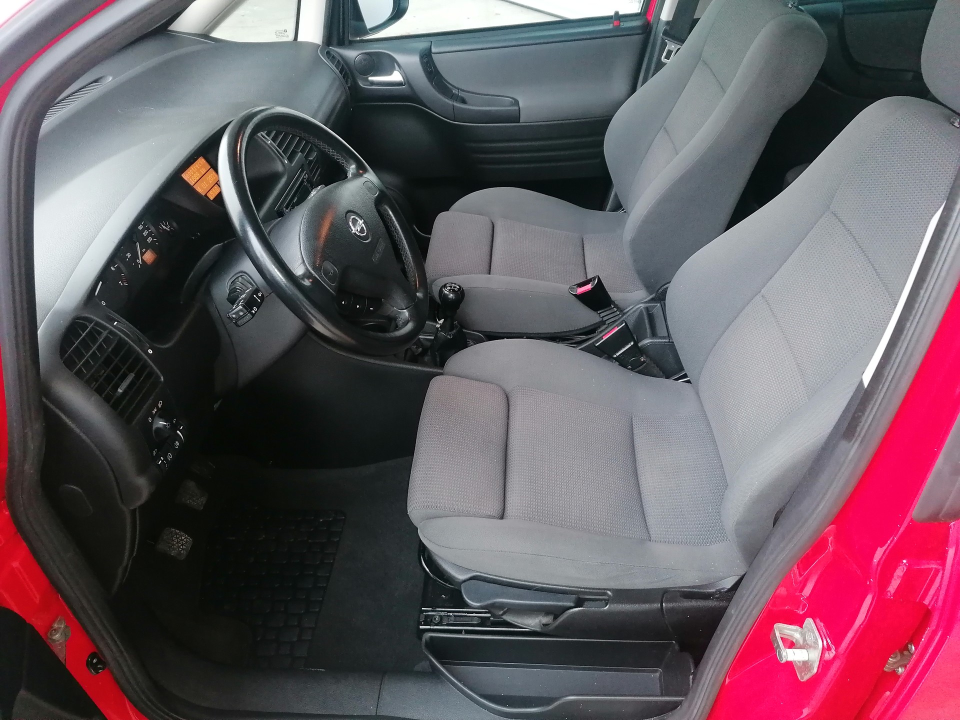 OPEL Zafira 2.2i 16V Comfort-image-14
