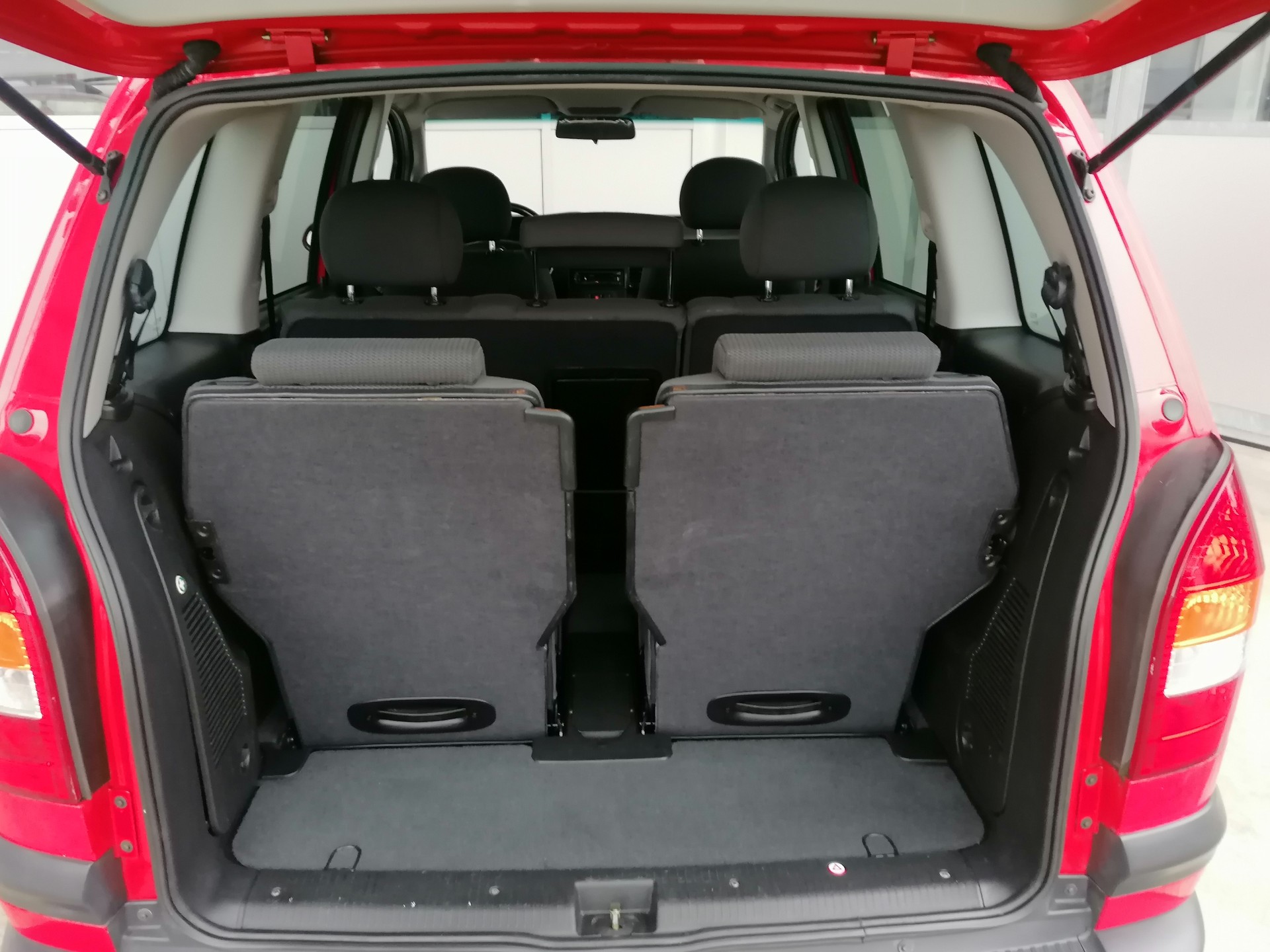 OPEL Zafira 2.2i 16V Comfort-image-11
