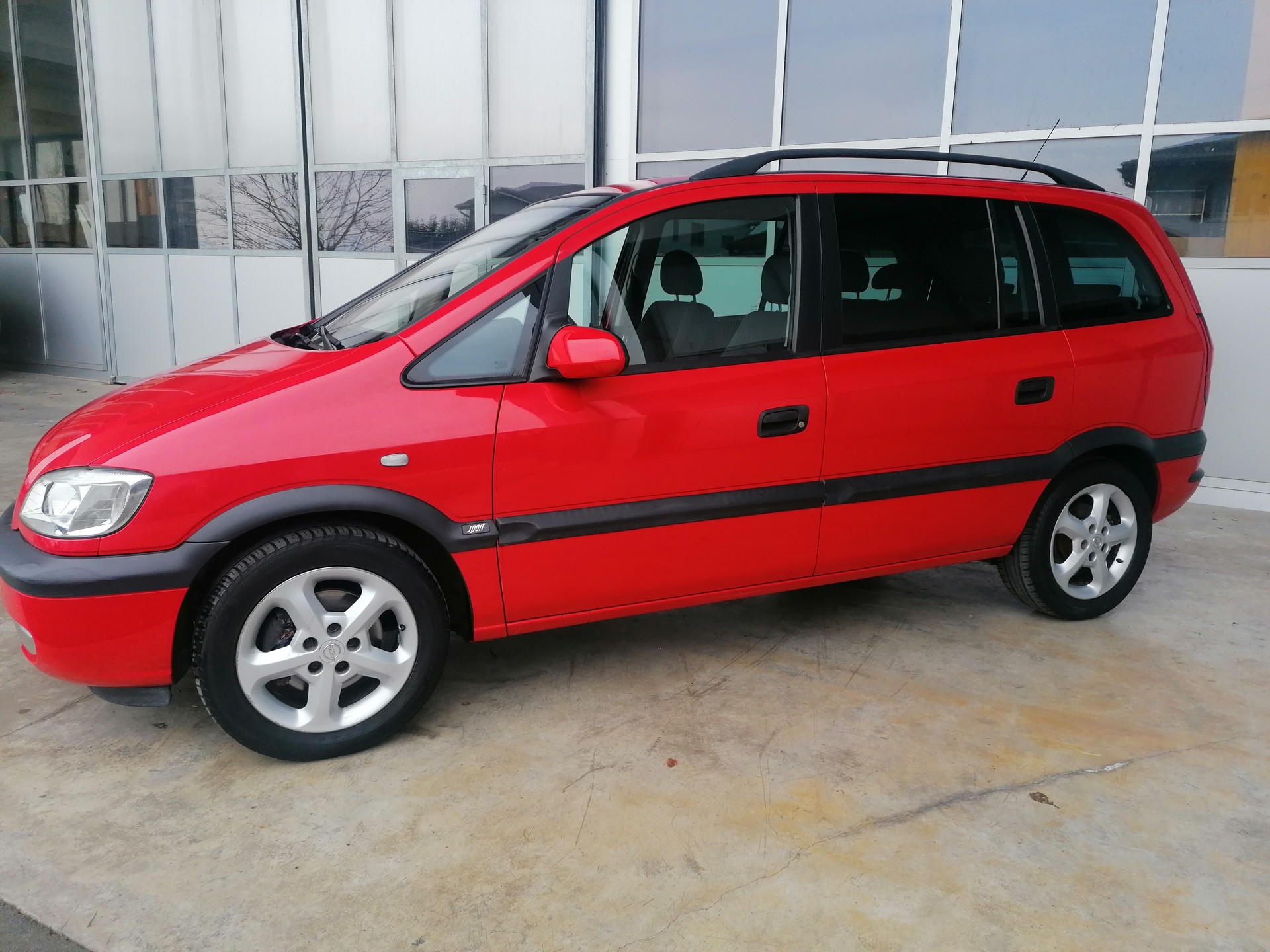 OPEL Zafira 2.2i 16V Comfort-showroom-element-1