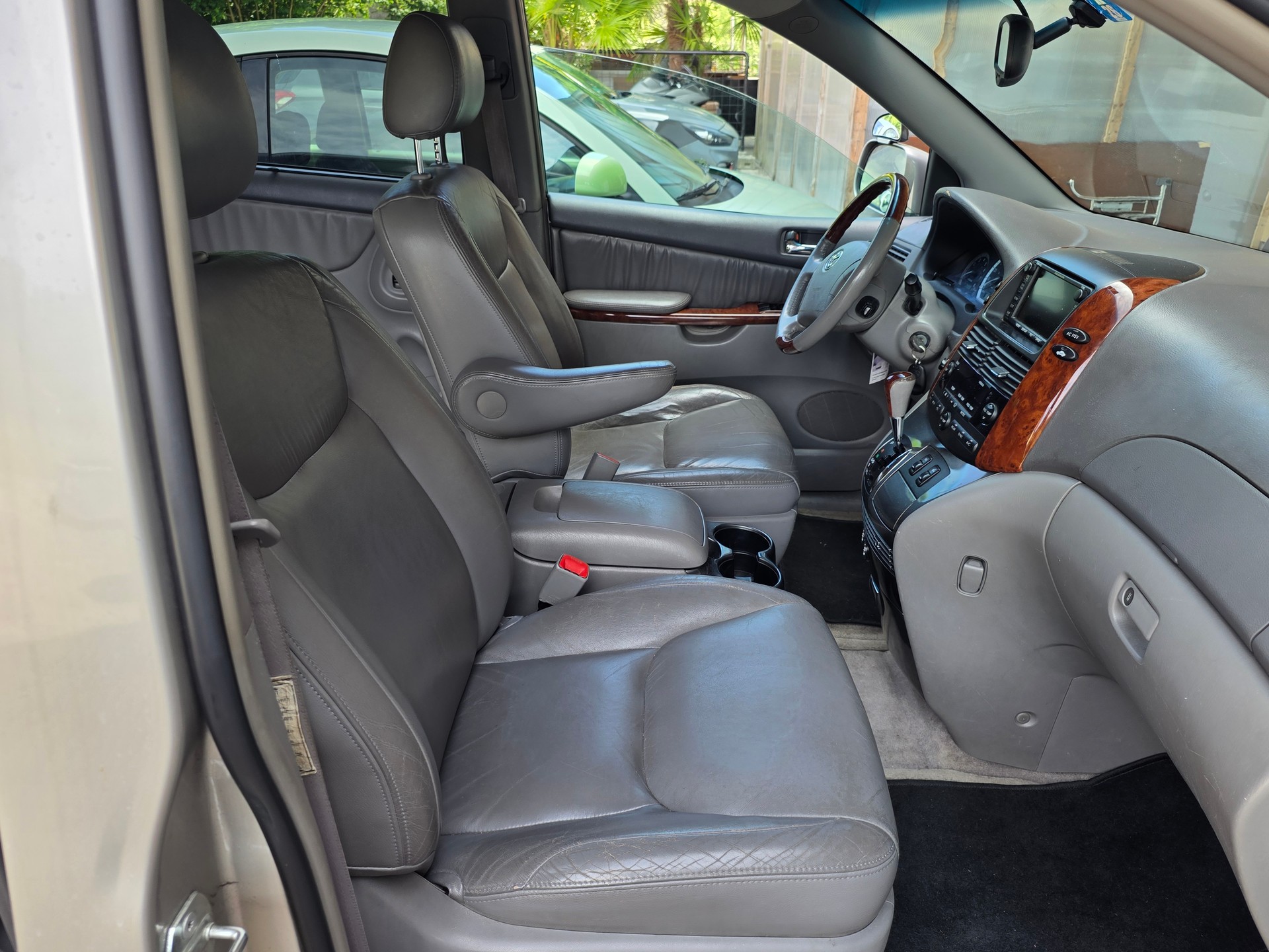 TOYOTA XLE Limited AWD ☆☆☆ Frisch ab MFK und Service ☆☆☆-image-2