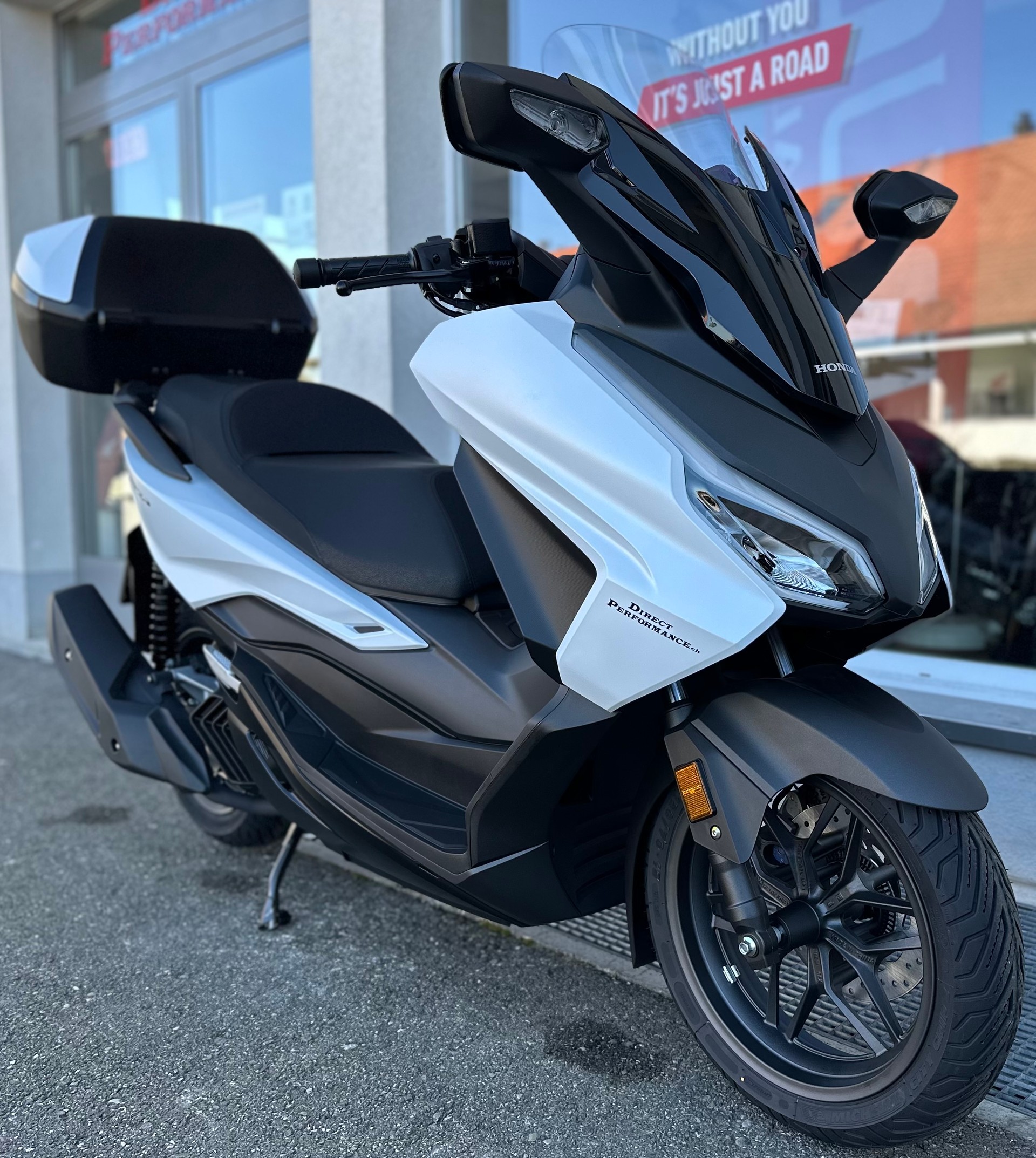 HONDA Forza 125 Smart TopBox-image-9