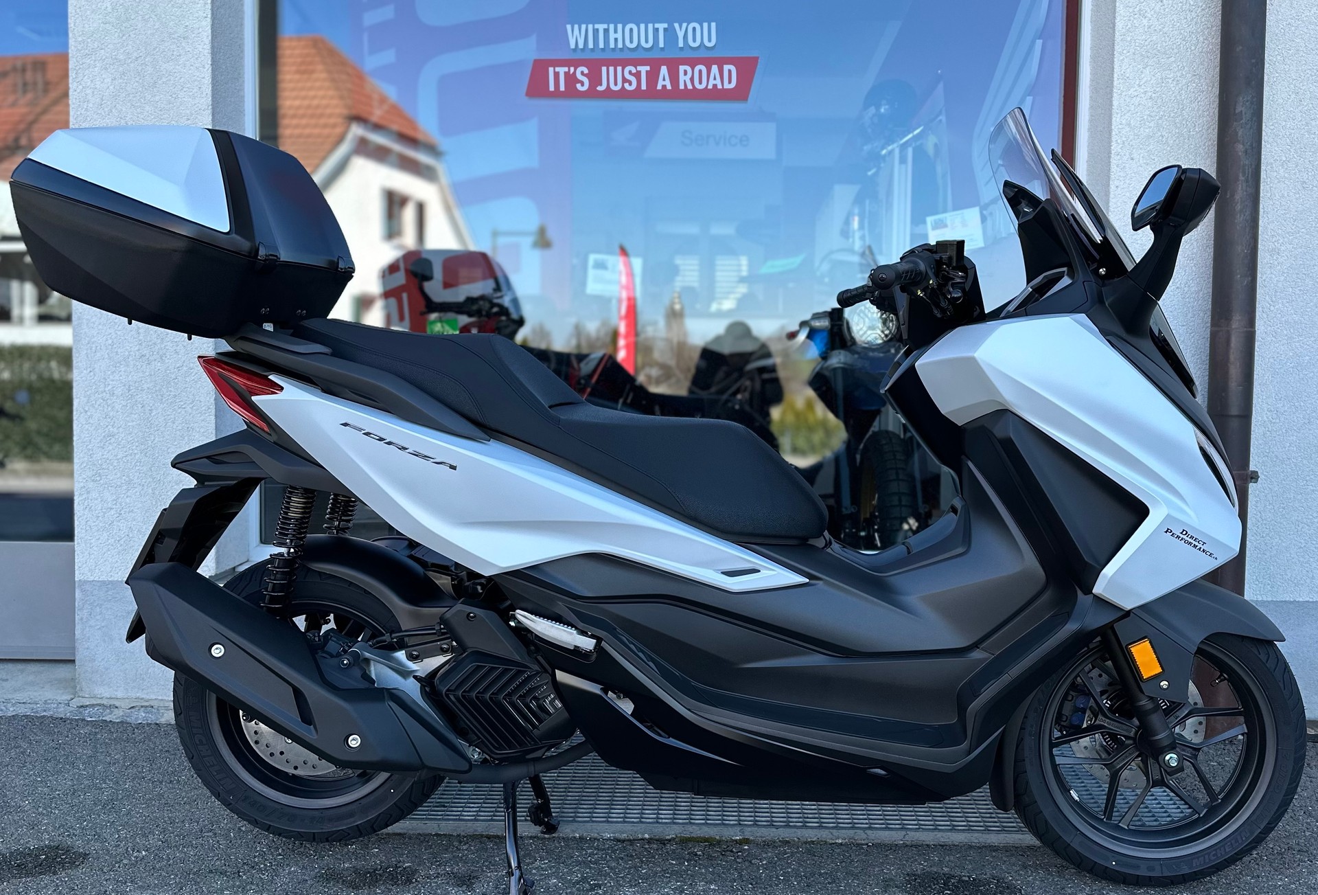 HONDA Forza 125 Smart TopBox-image-10